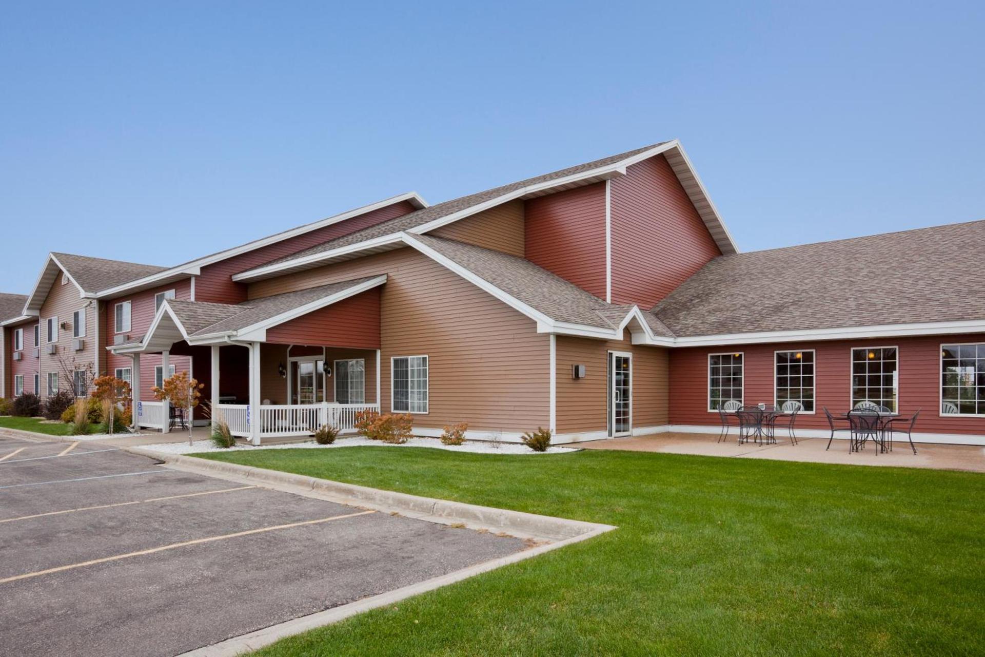 Paynesville Inn & Suites photo 5