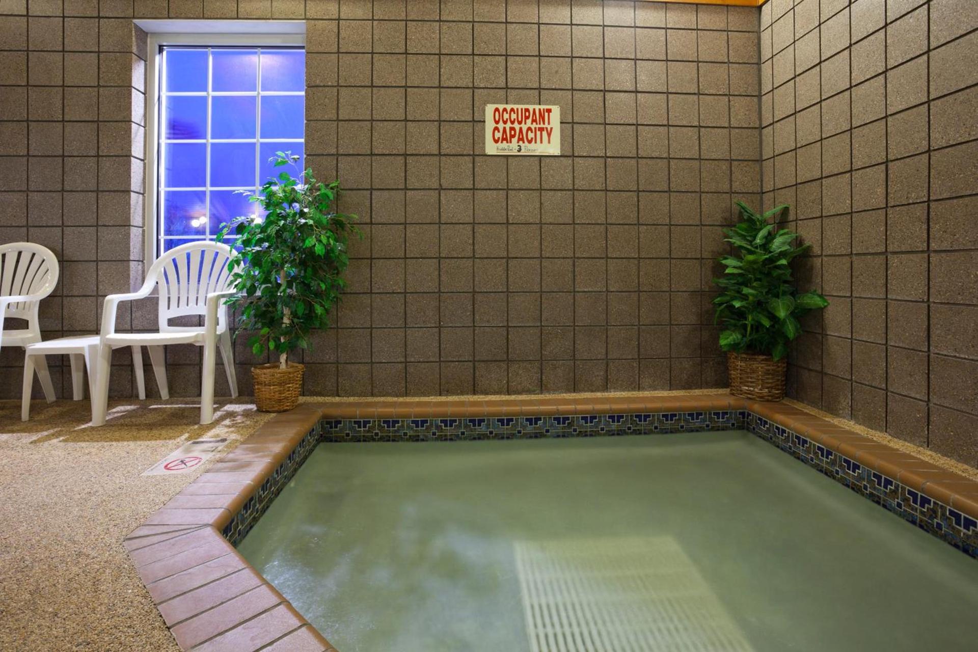 Paynesville Inn & Suites photo 6