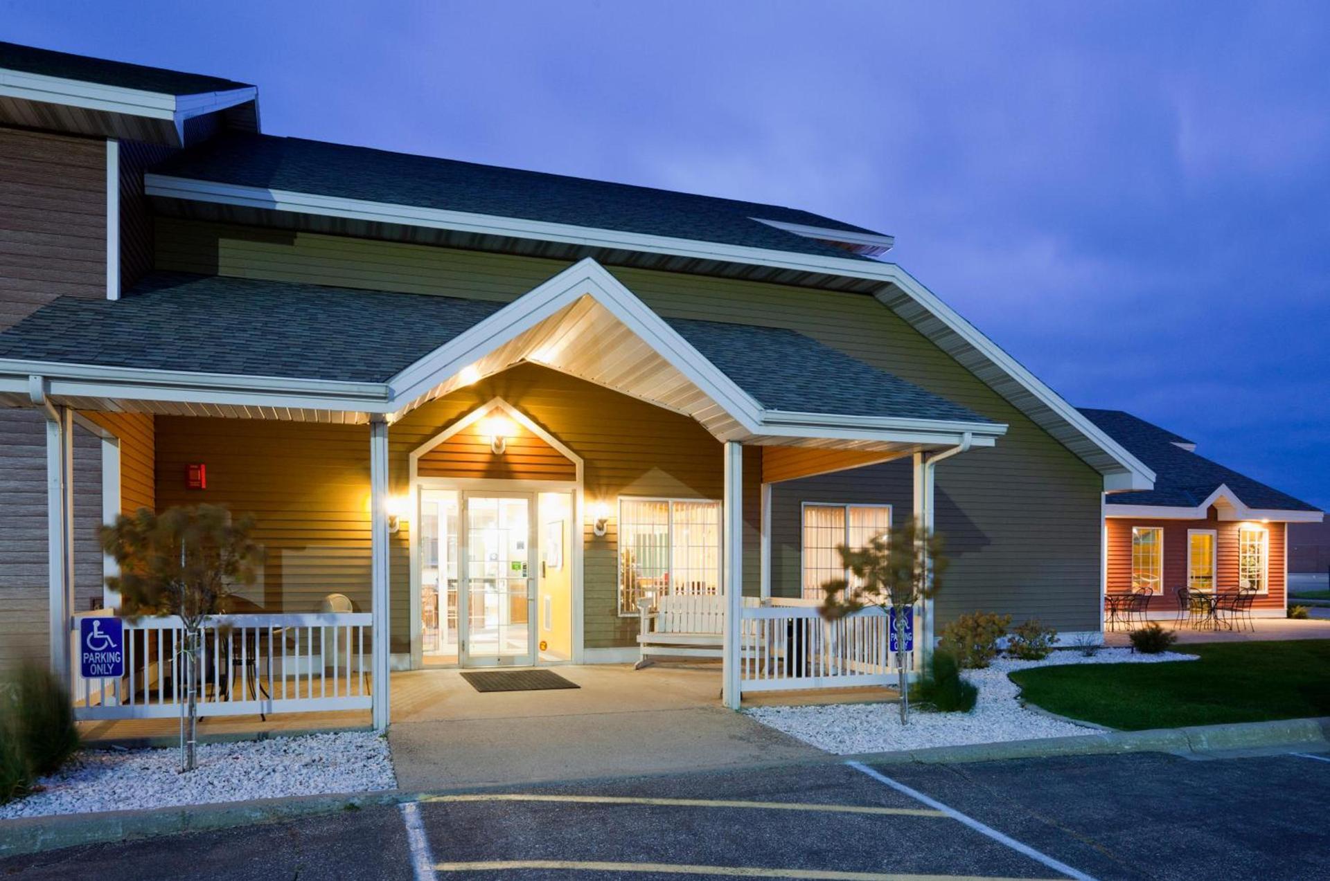 Paynesville Inn & Suites photo 8