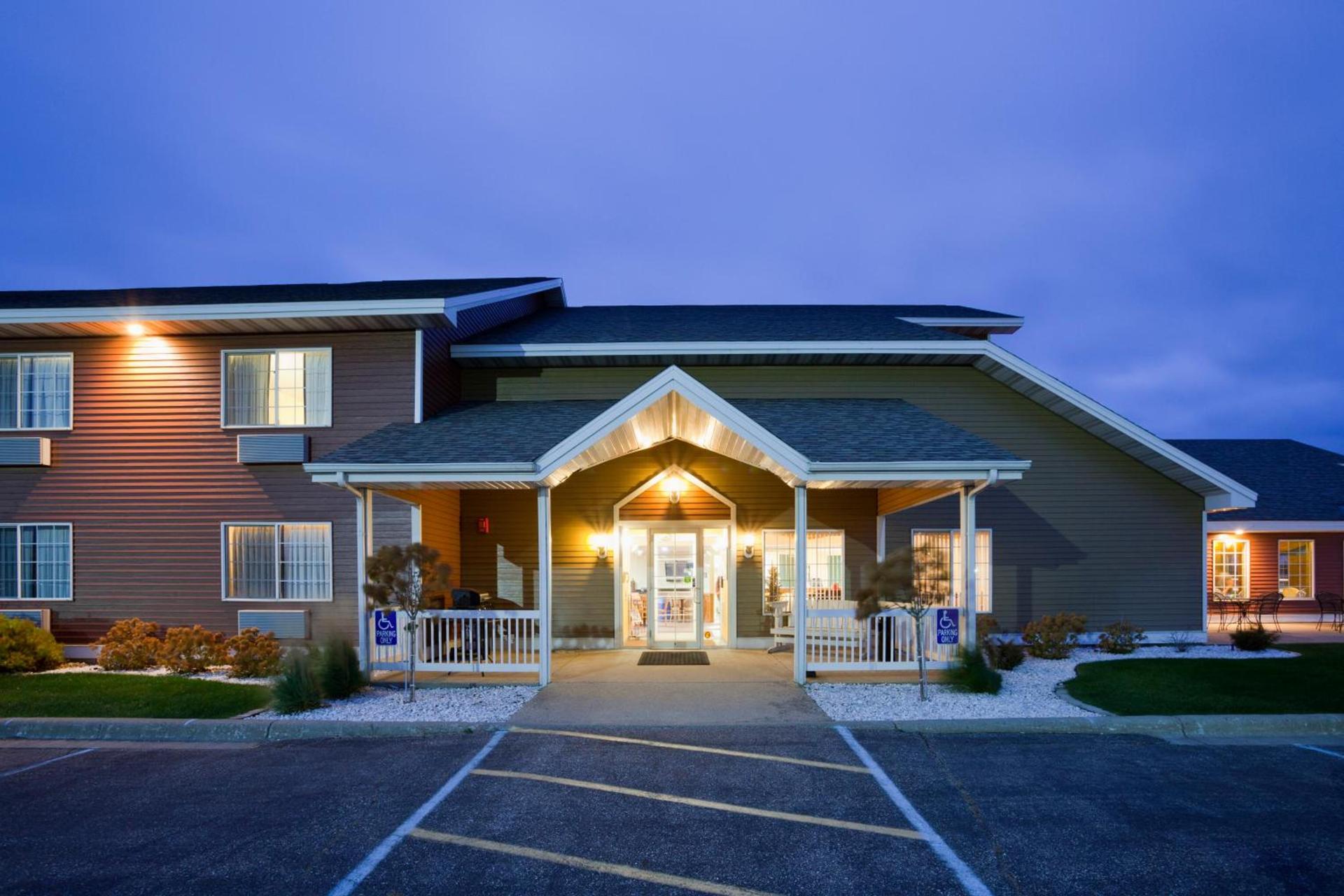Paynesville Inn & Suites photo 9
