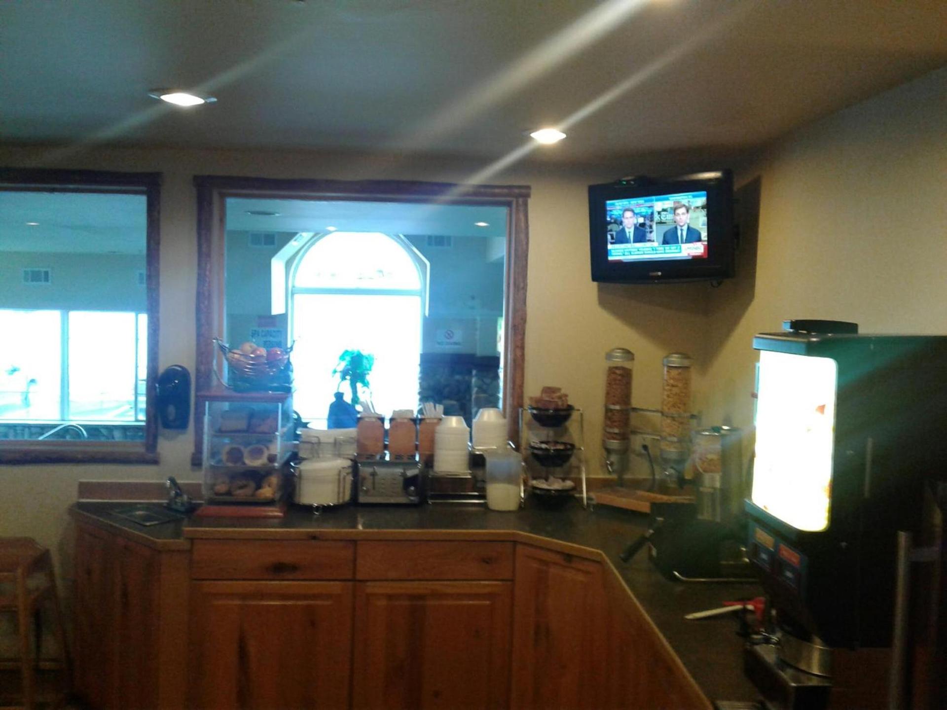 Microtel Inn & Suites by Wyndham Bozeman photo 21