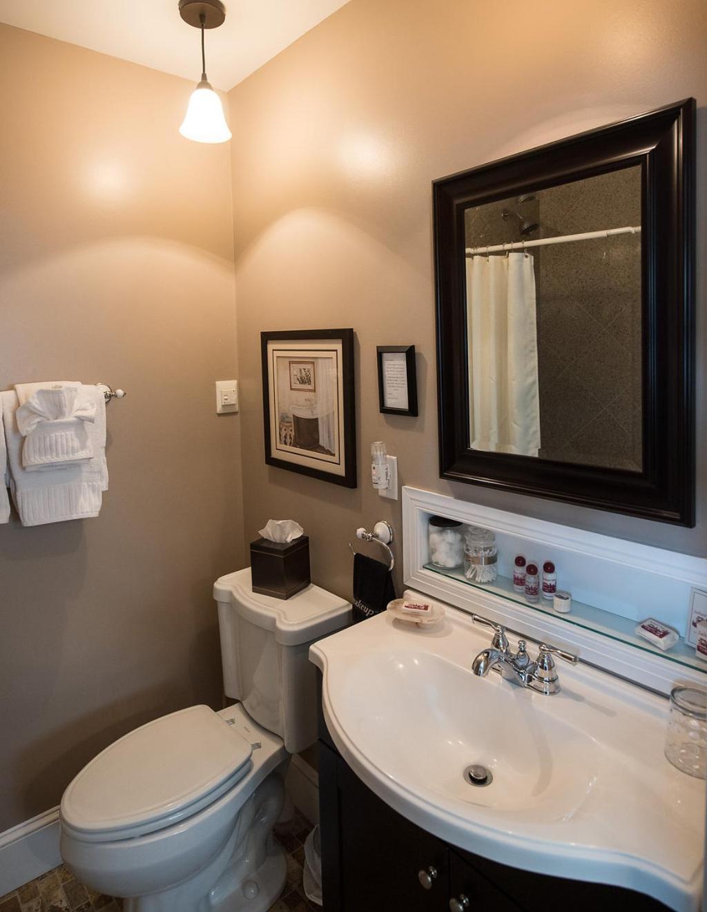 Saltair Inn Waterfront B&B photo 40