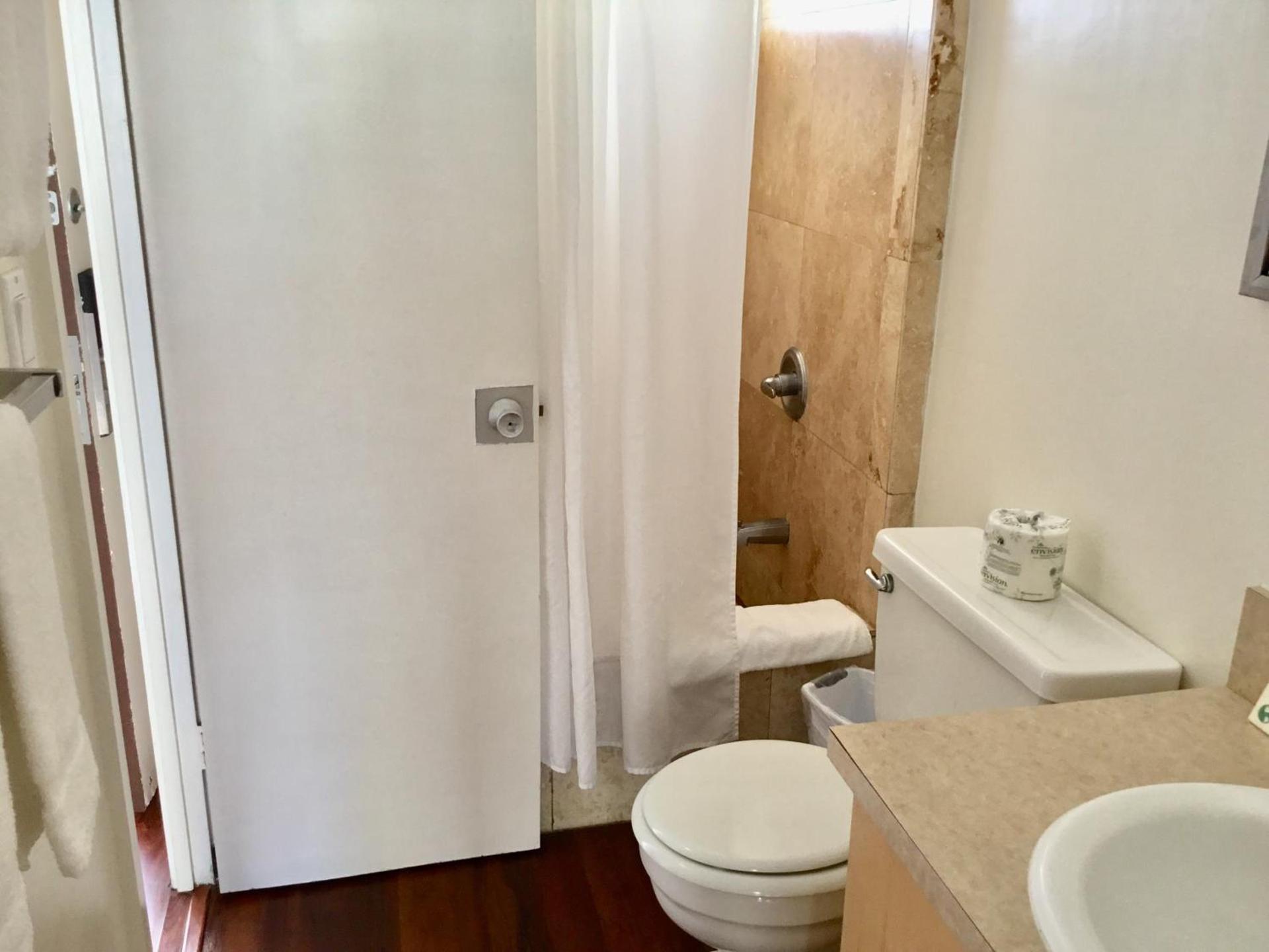 Holiday Surf Hotel (with full kitchen) photo 81