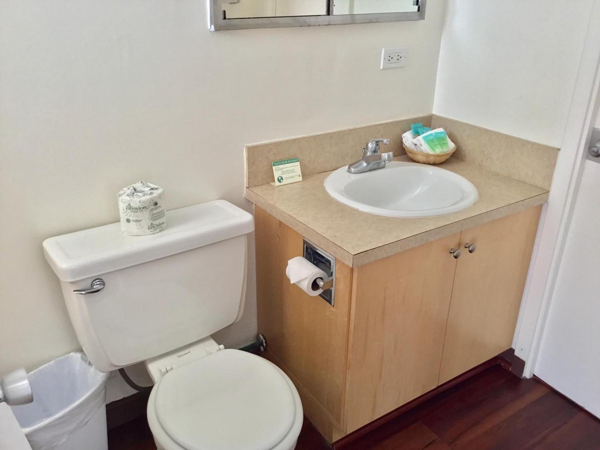 Holiday Surf Hotel (with full kitchen) photo 85