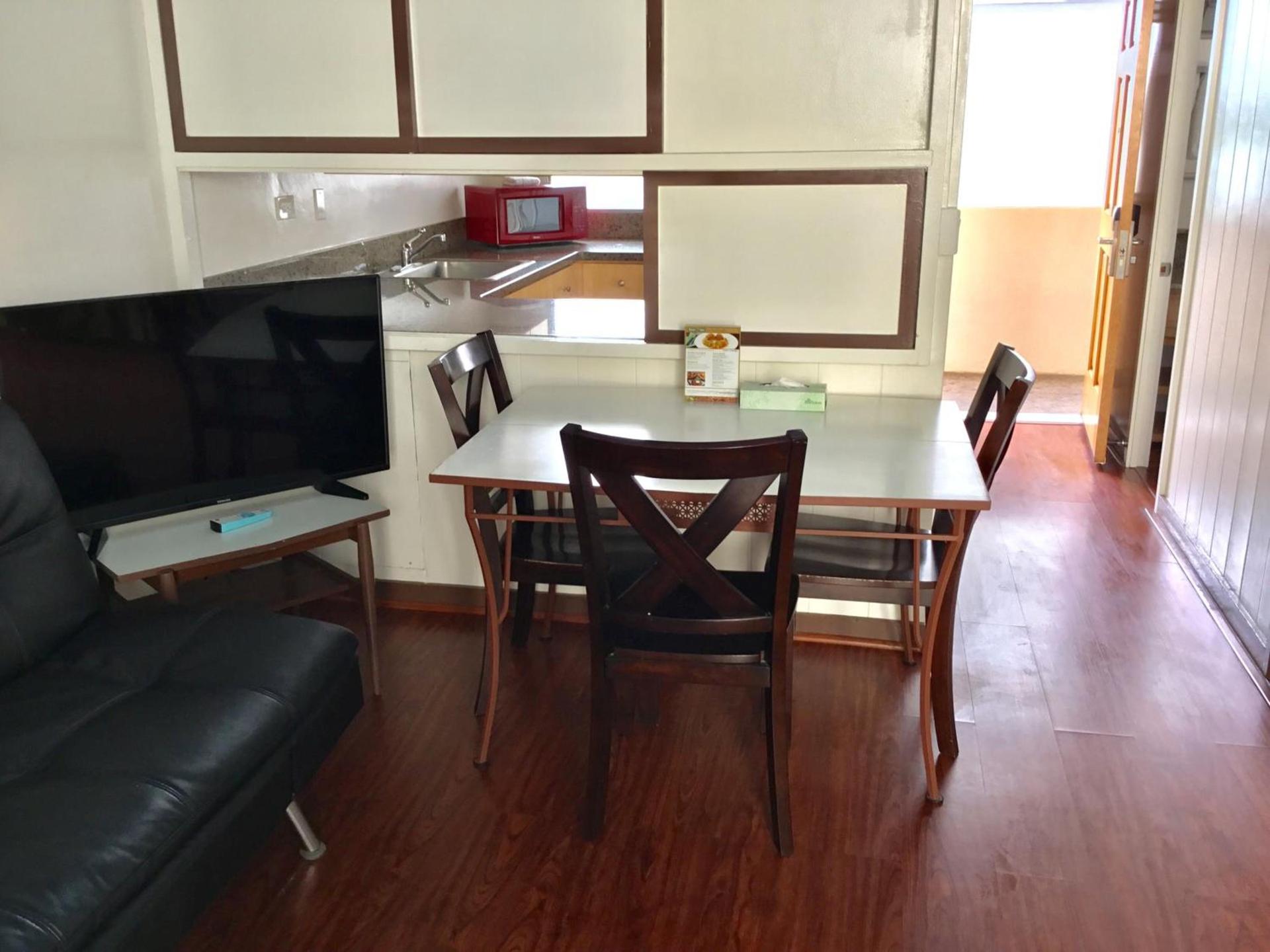 Holiday Surf Hotel (with full kitchen) photo 21