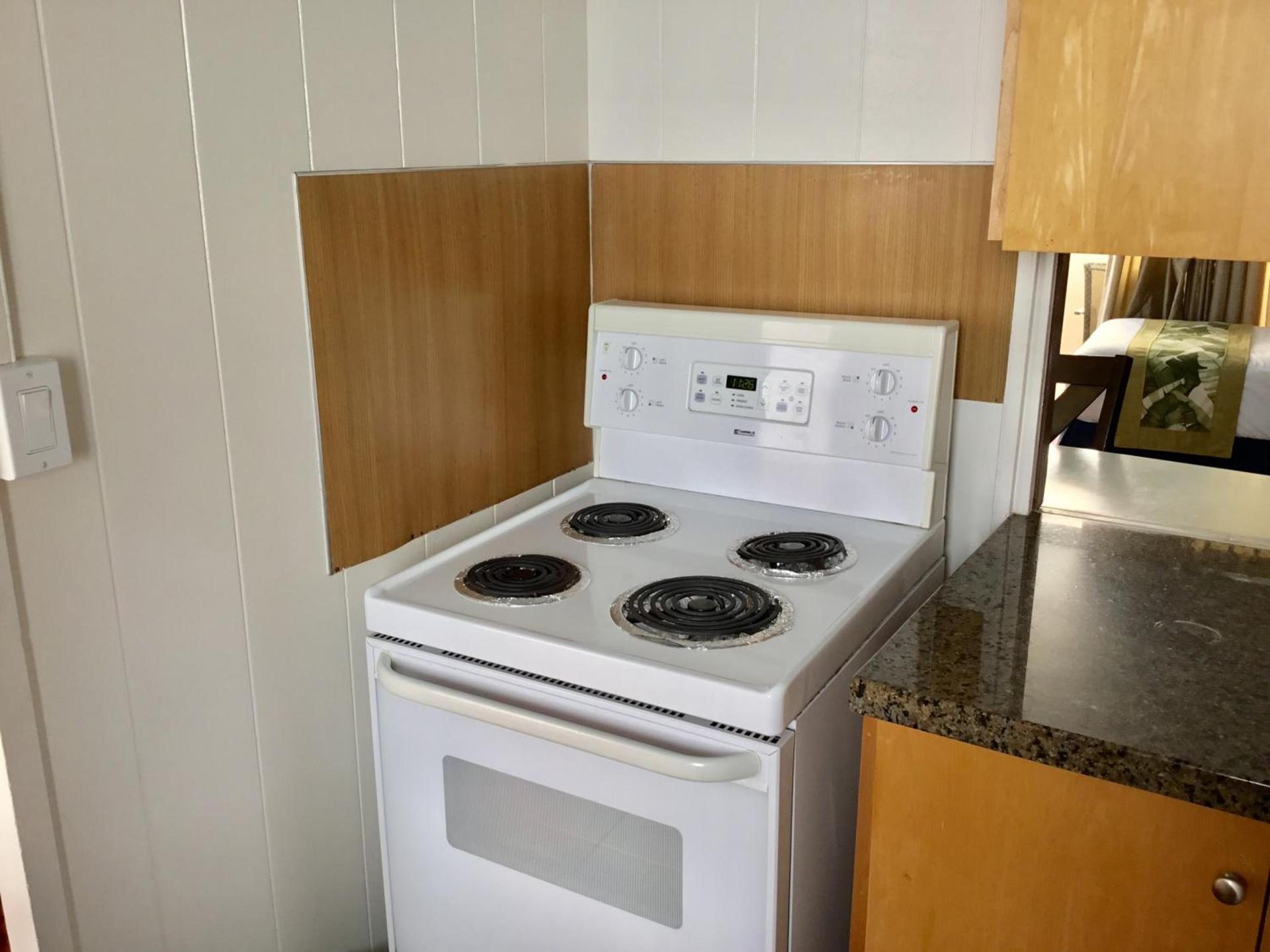 Holiday Surf Hotel (with full kitchen) photo 93