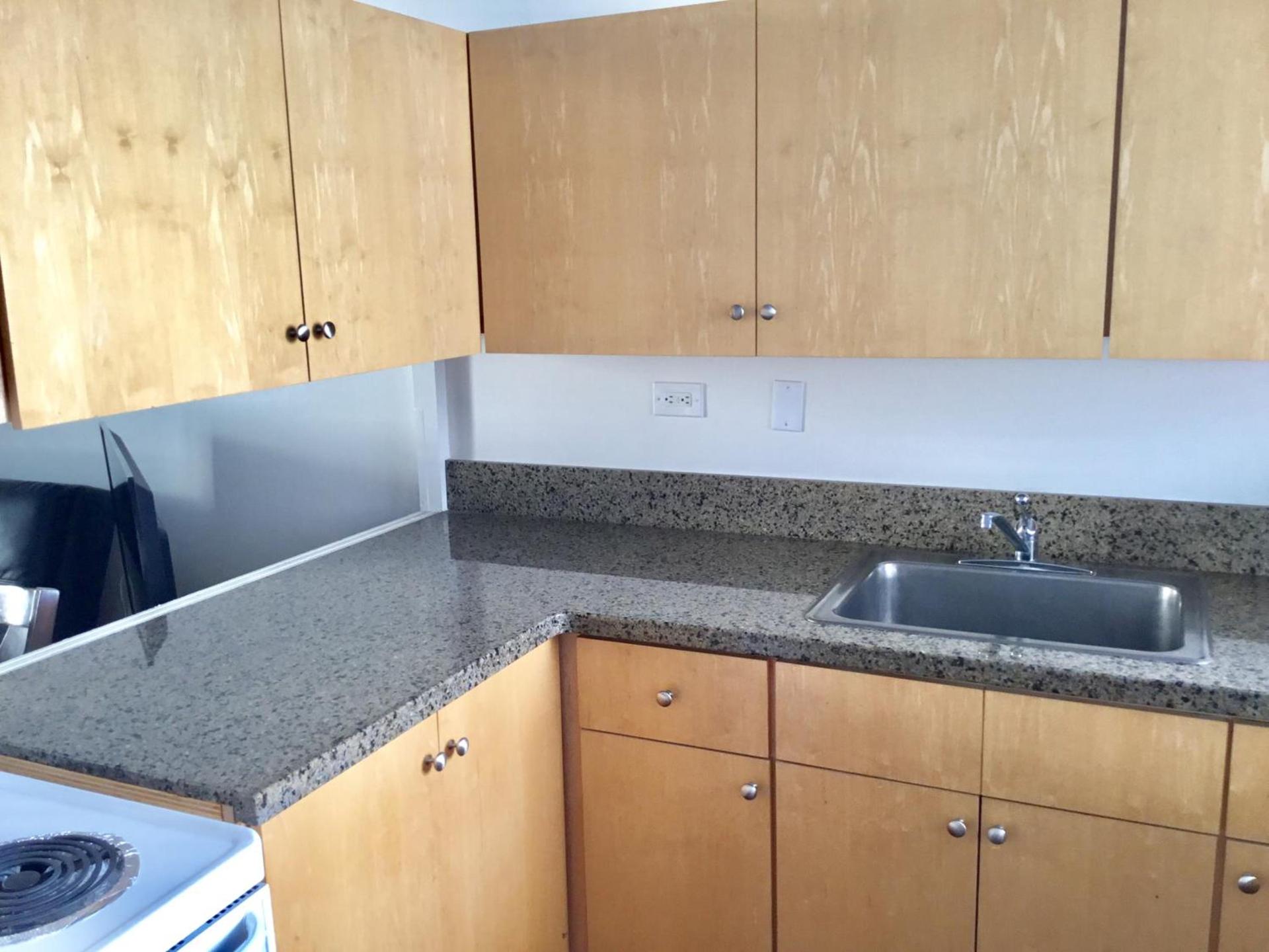 Holiday Surf Hotel (with full kitchen) photo 16