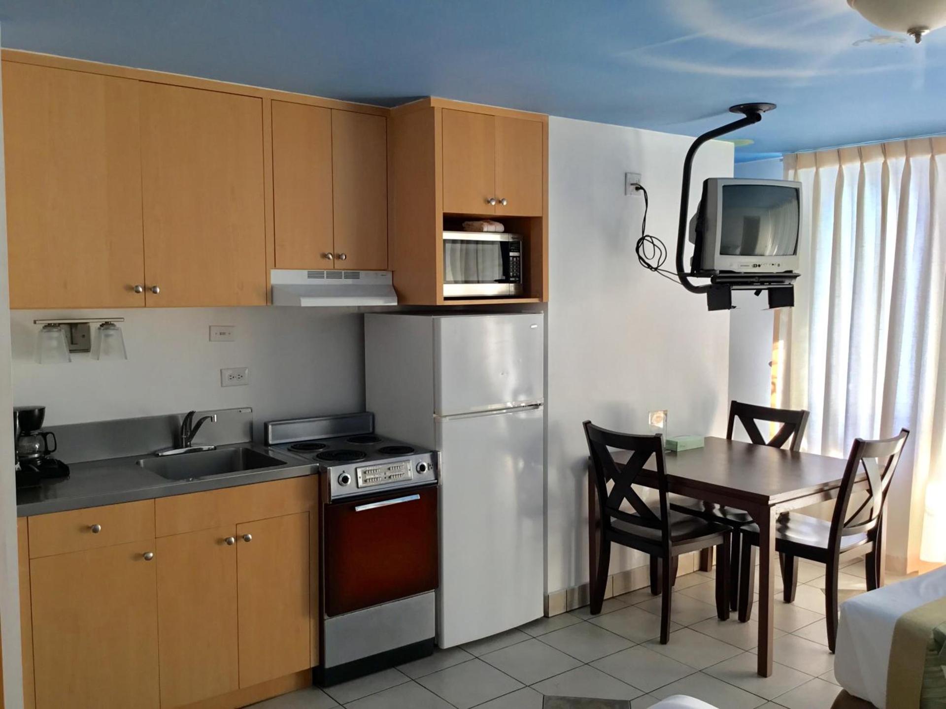 Holiday Surf Hotel (with full kitchen) photo 24