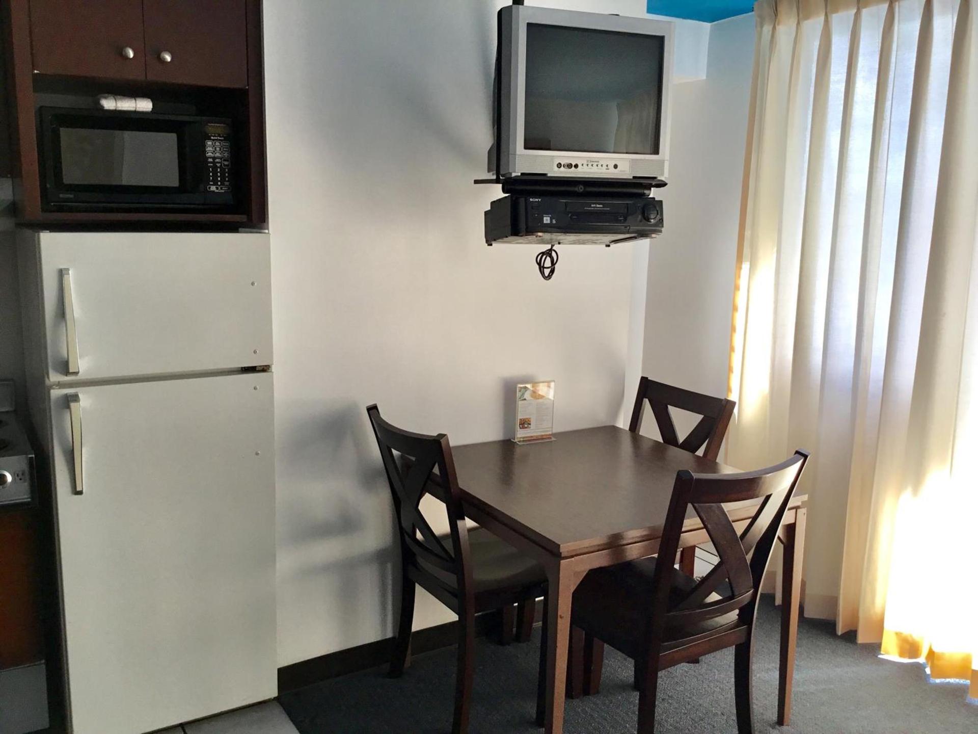 Holiday Surf Hotel (with full kitchen) photo 40