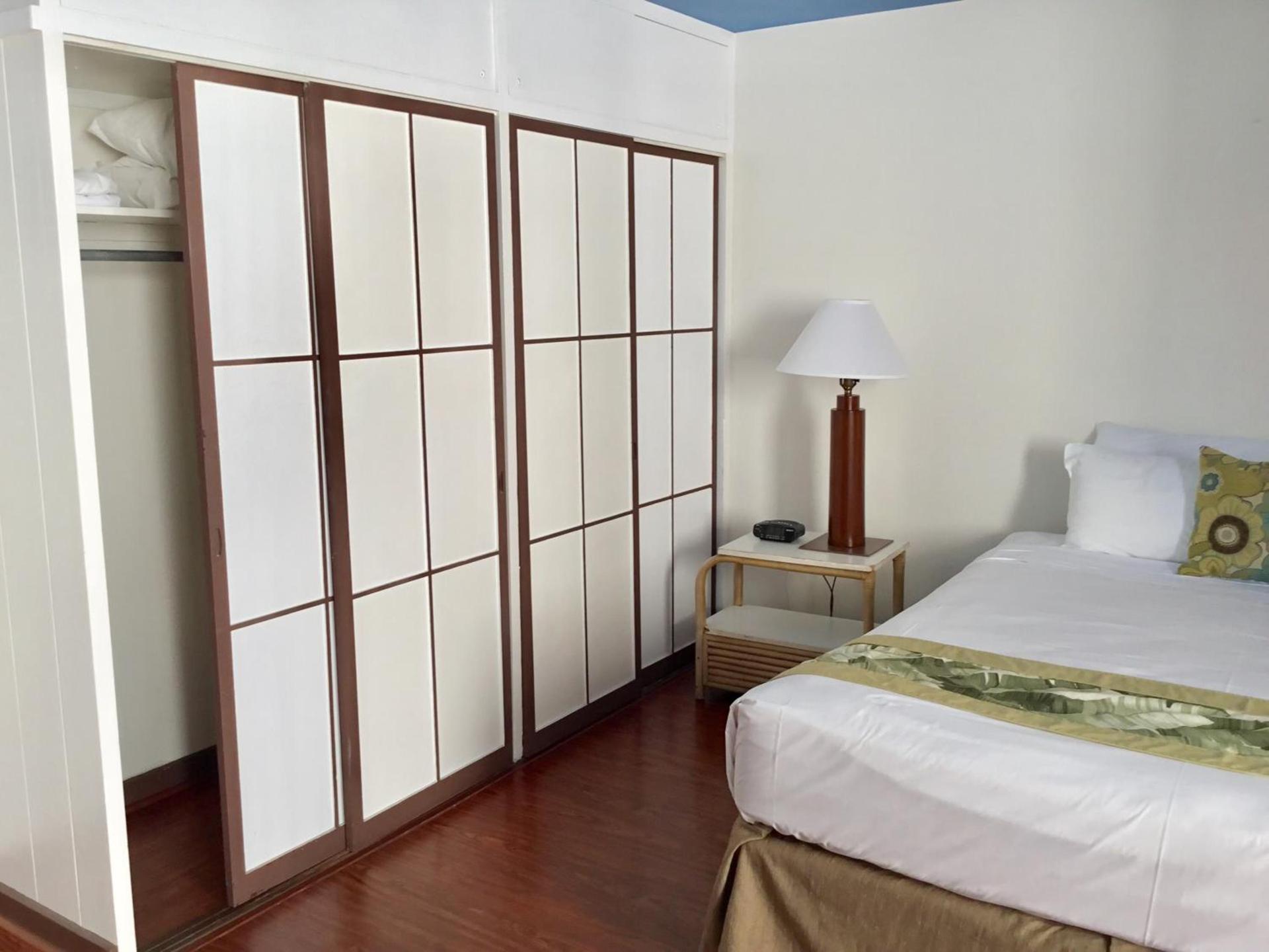 Holiday Surf Hotel (with full kitchen) photo 17