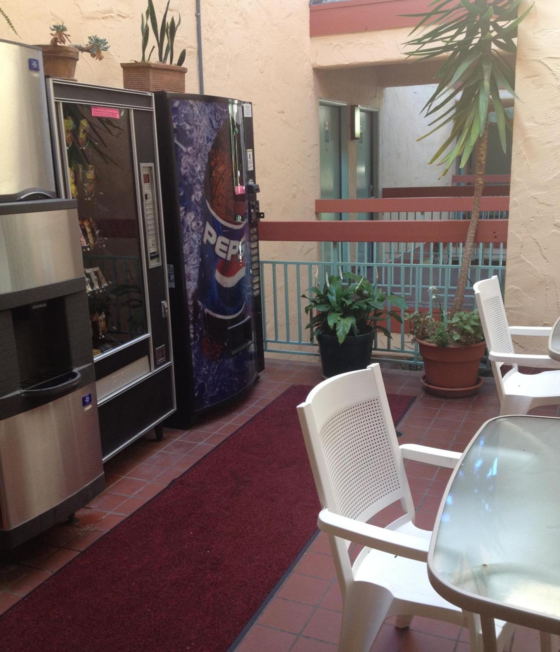 Carousel Beach Inn photo 33