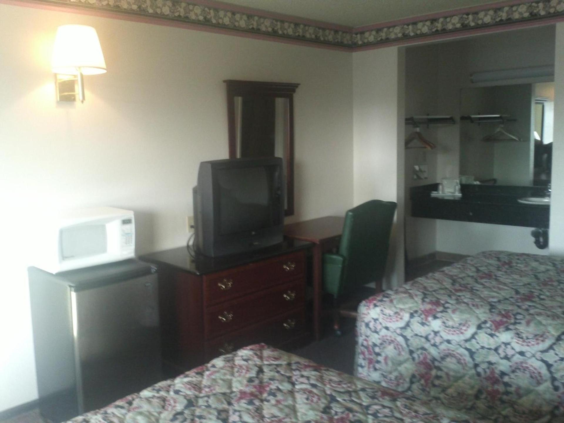 Sunrise Inn photo 17