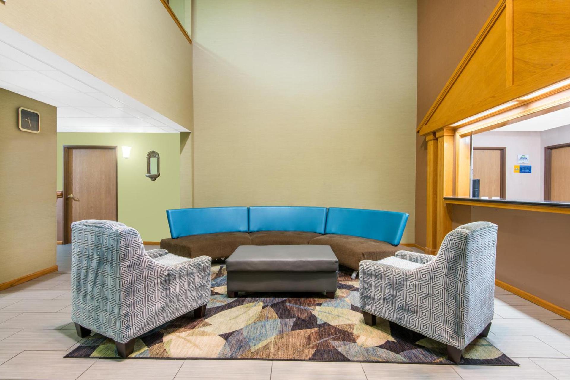 Days Inn & Suites by Wyndham Wichita photo 16