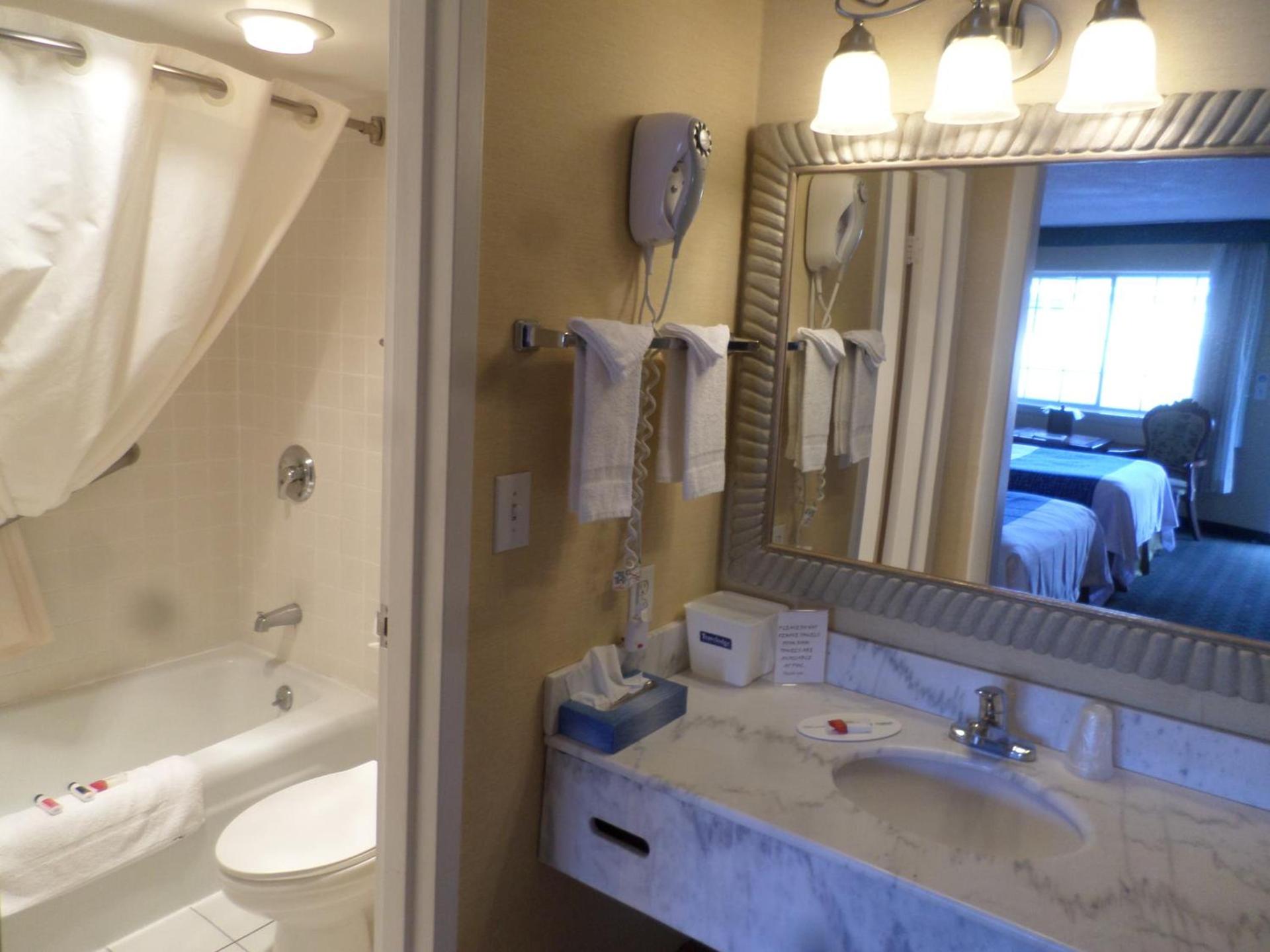 Travelodge by Wyndham Ogallala photo 10