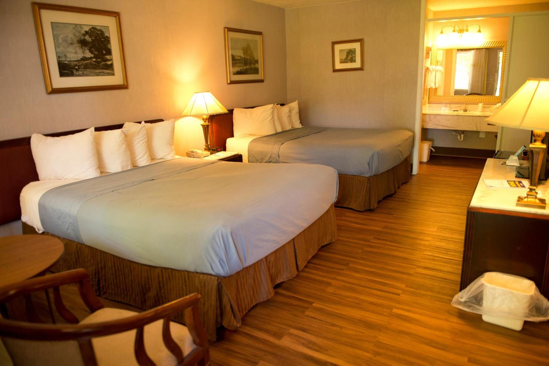 Travelodge by Wyndham Ogallala photo 9