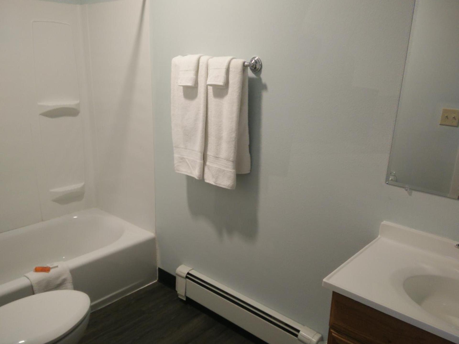Marina Motel photo 13