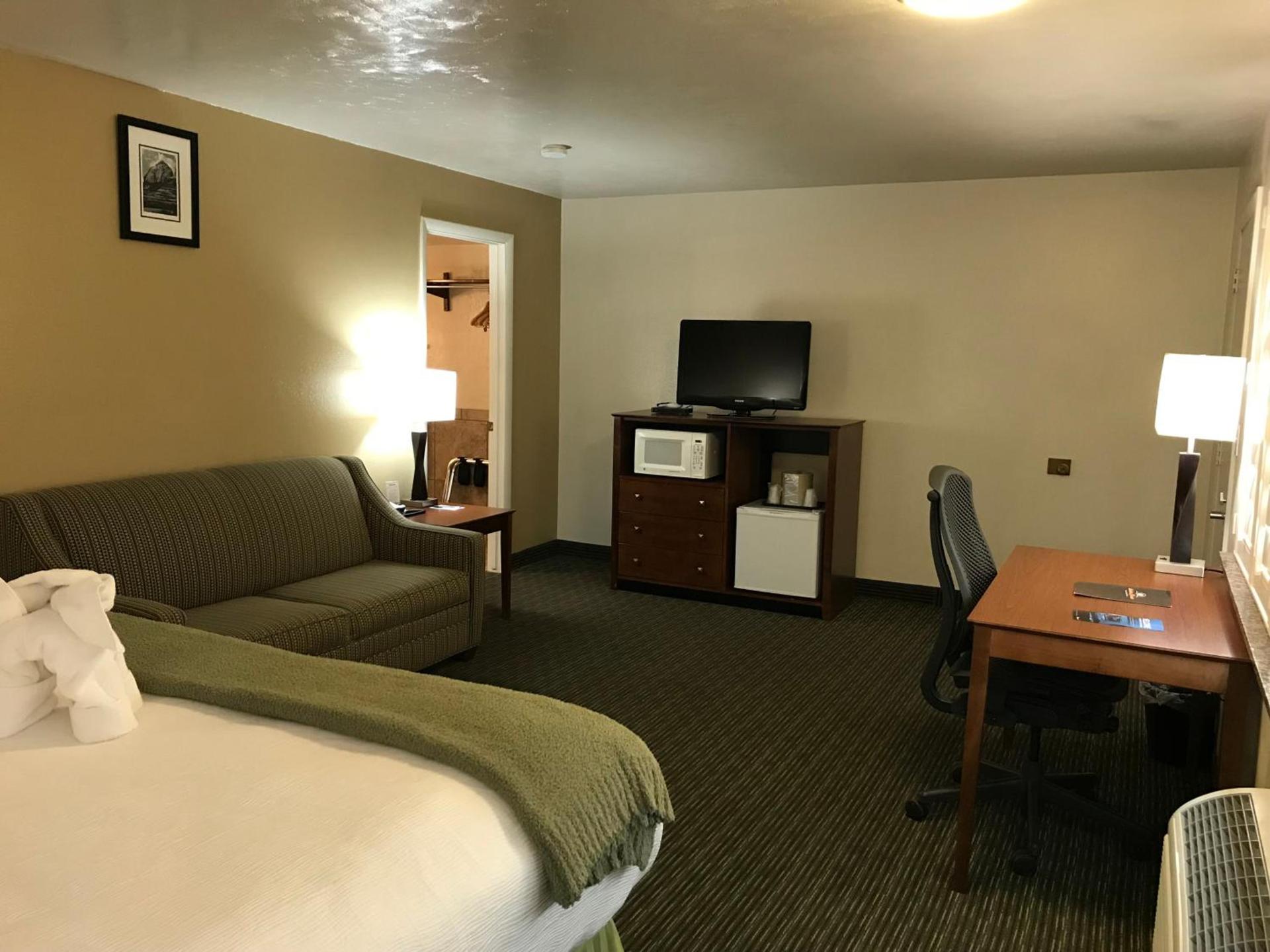 Dinosaur Inn & Suites photo 38