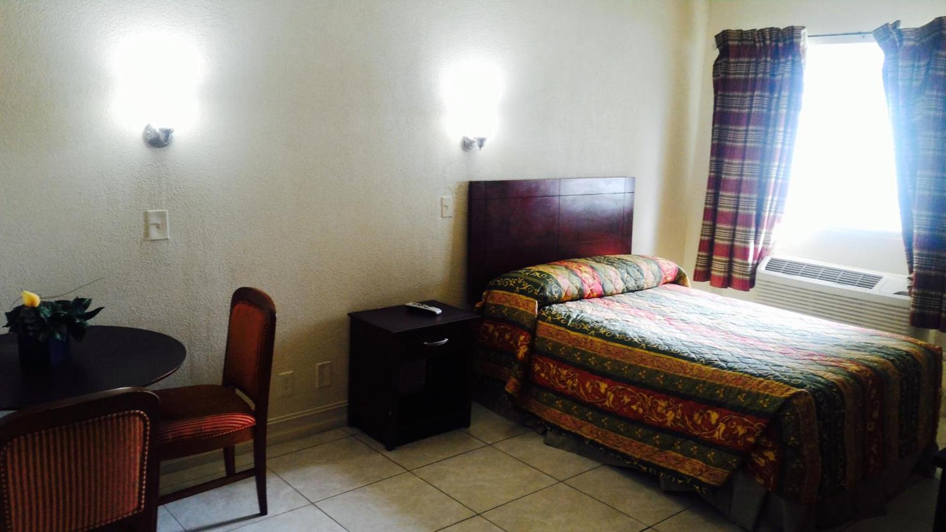 Sunset Inn- Fort Pierce, FL photo 34
