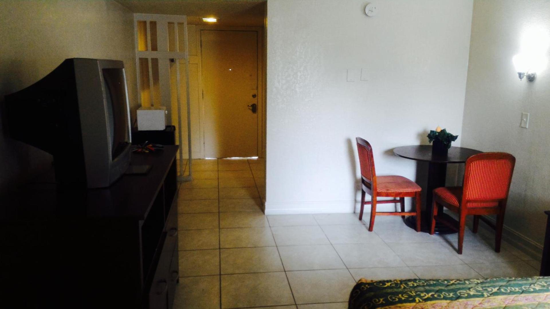 Sunset Inn- Fort Pierce, FL photo 26