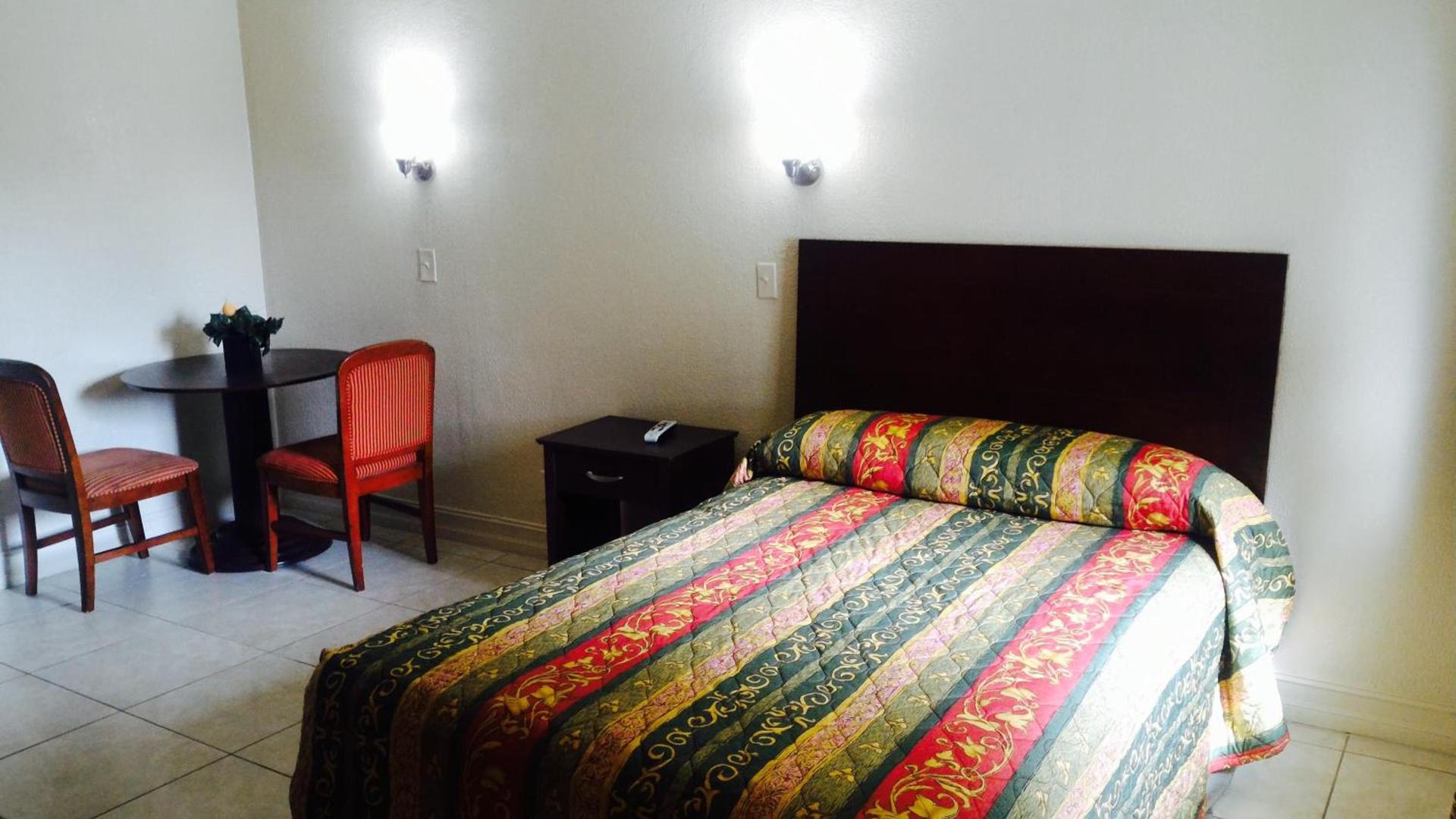 Sunset Inn- Fort Pierce, FL photo 31