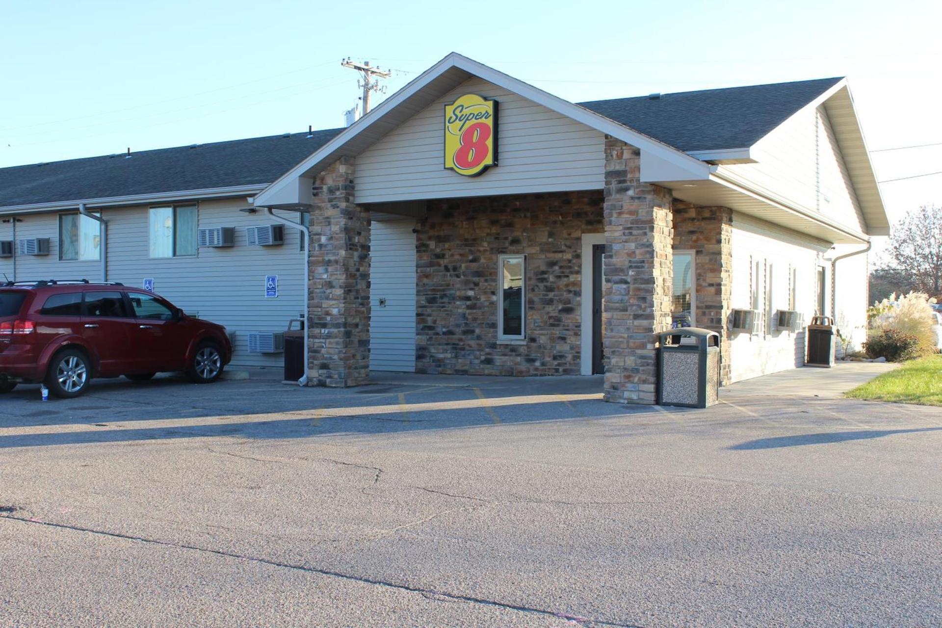 Super 8 by Wyndham Kearney photo 24