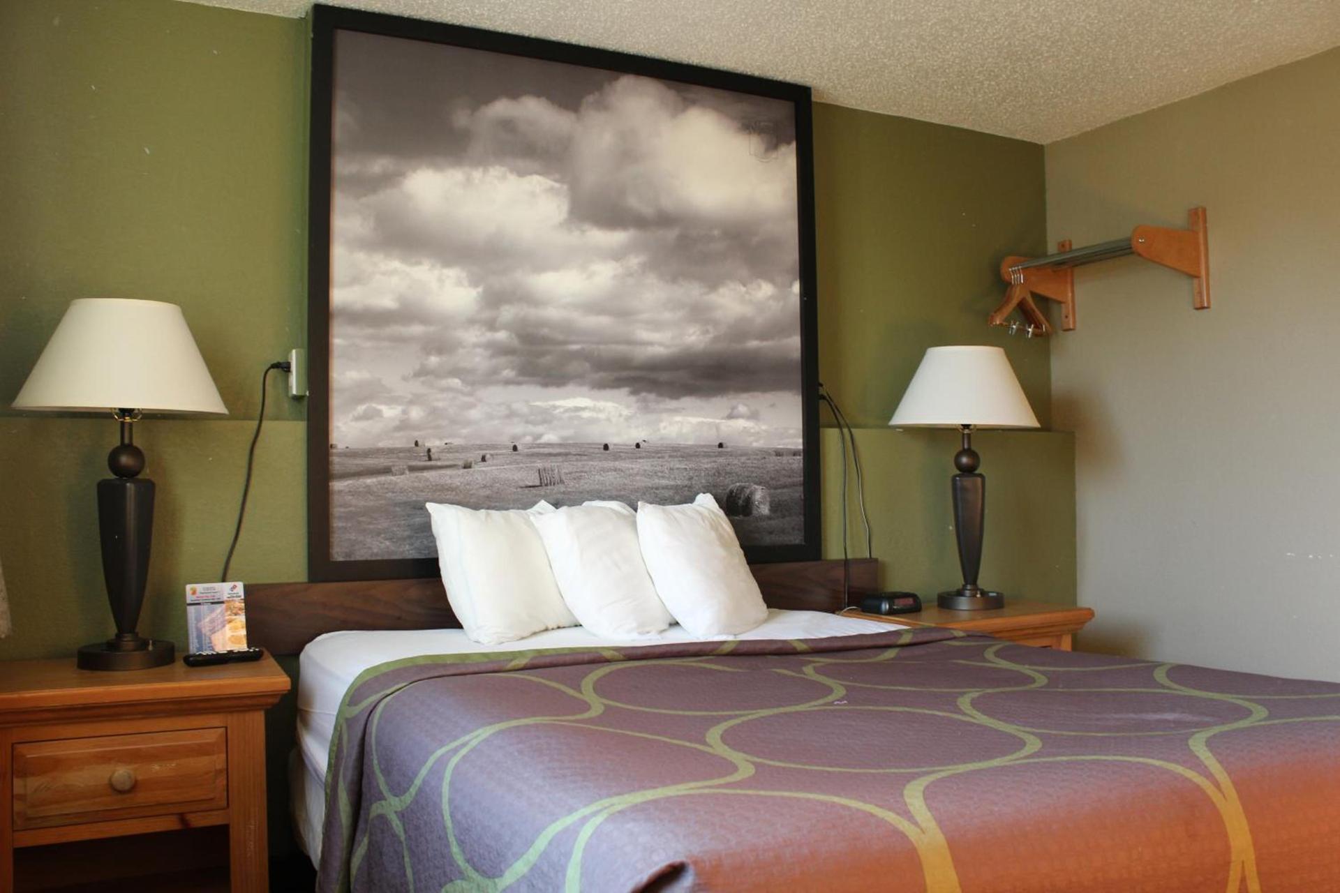 Super 8 by Wyndham Kearney photo 15
