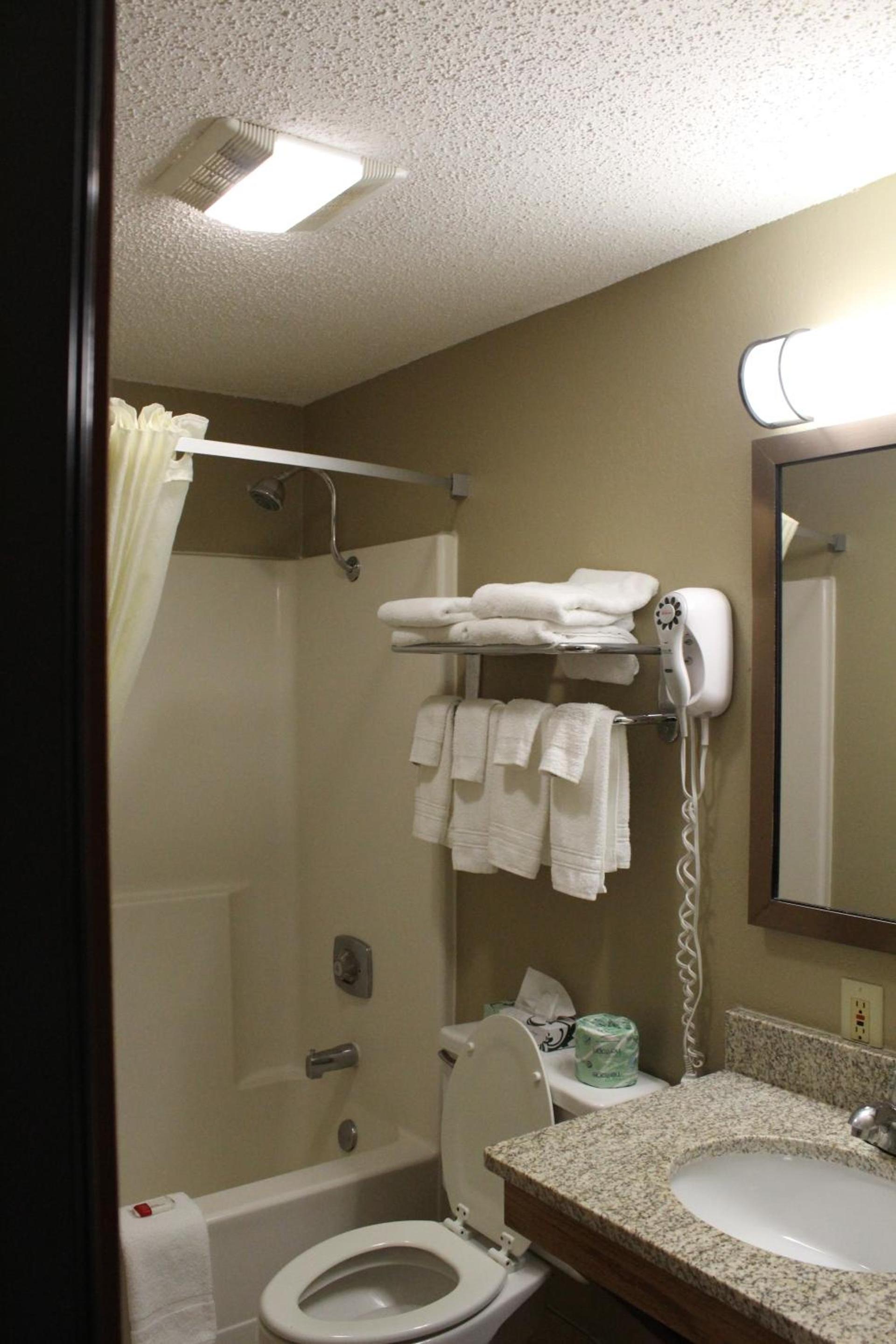 Super 8 by Wyndham Kearney photo 31
