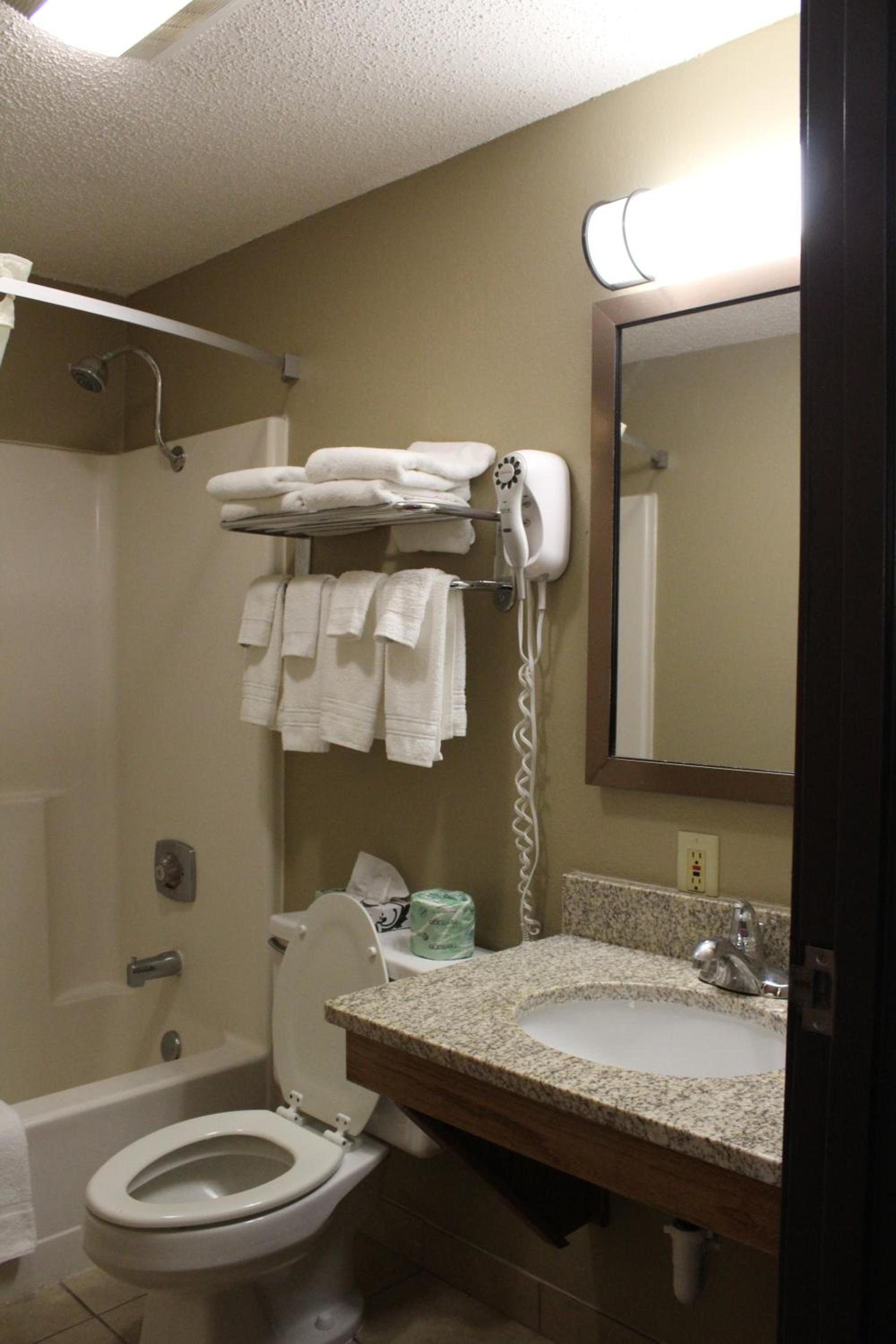 Super 8 by Wyndham Kearney photo 32