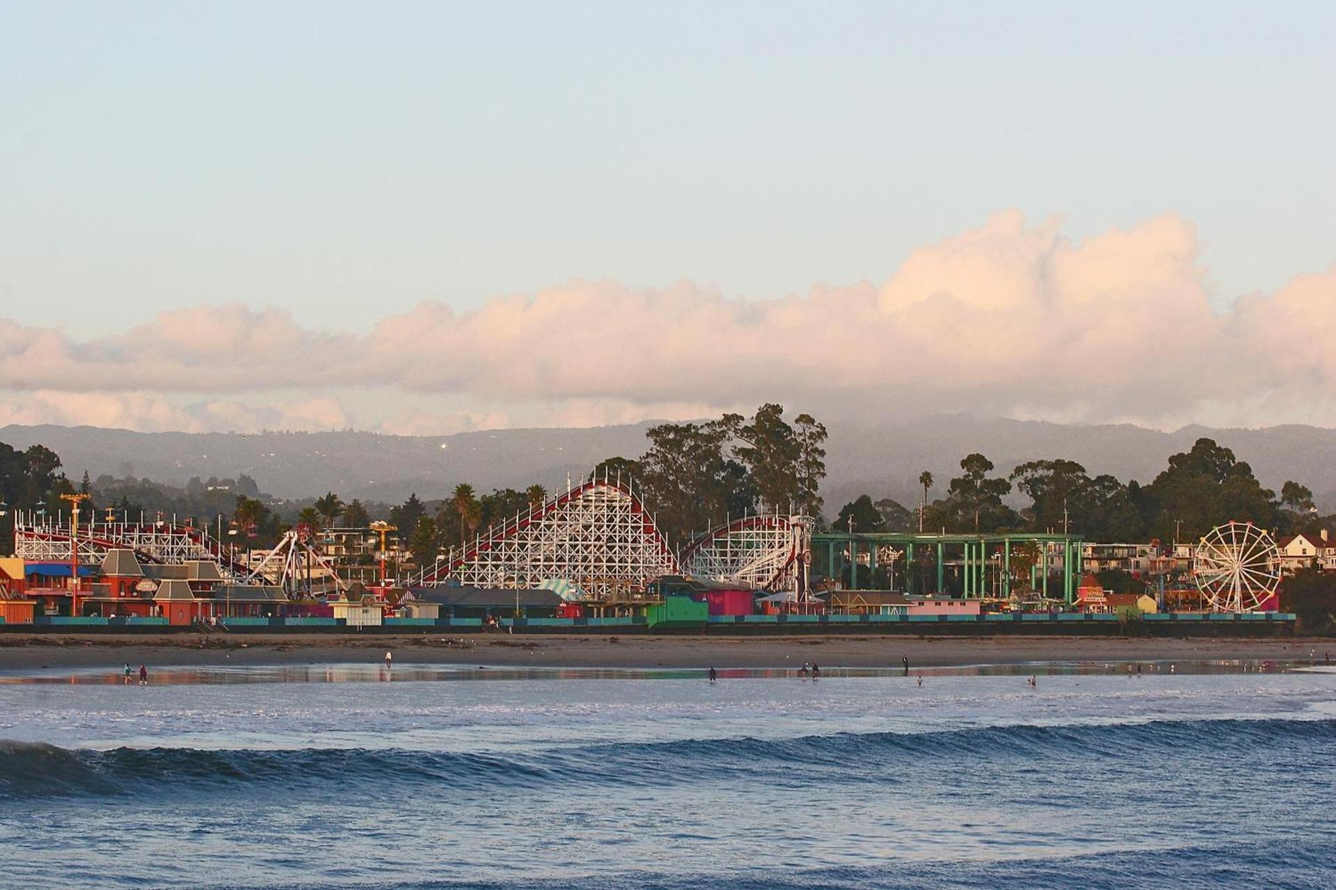 Carousel Beach Inn photo 27