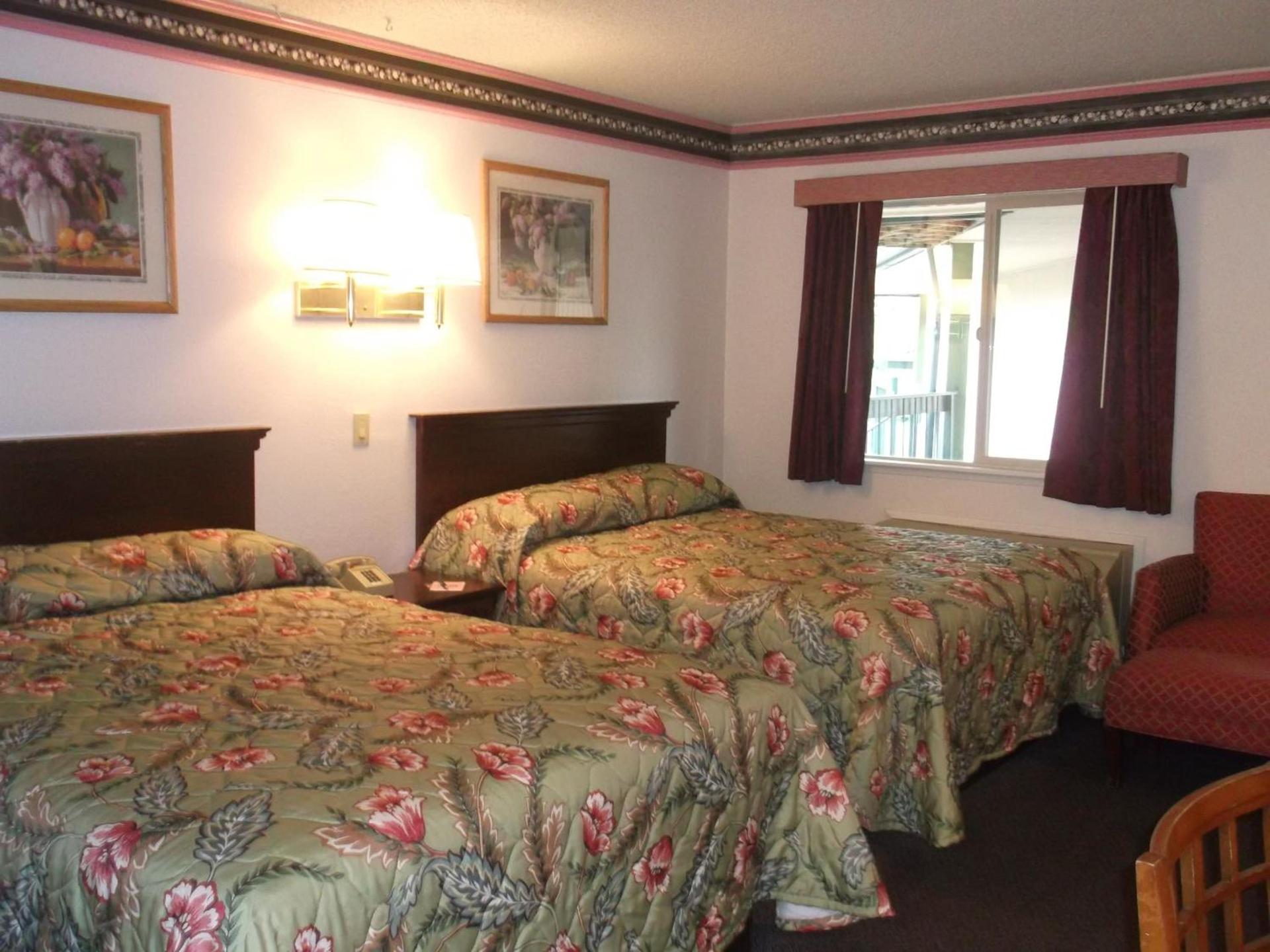 Sunrise Inn photo 26