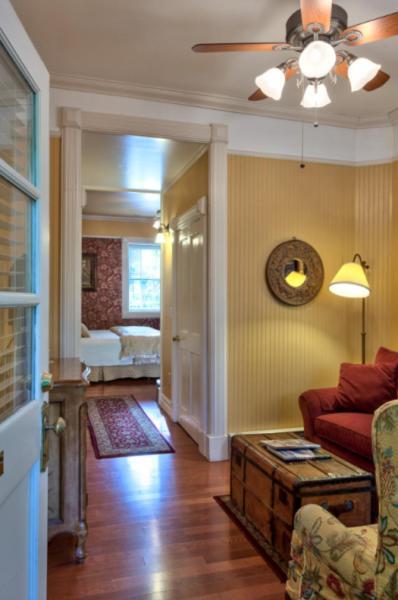 Cedar Crest Inn photo 37
