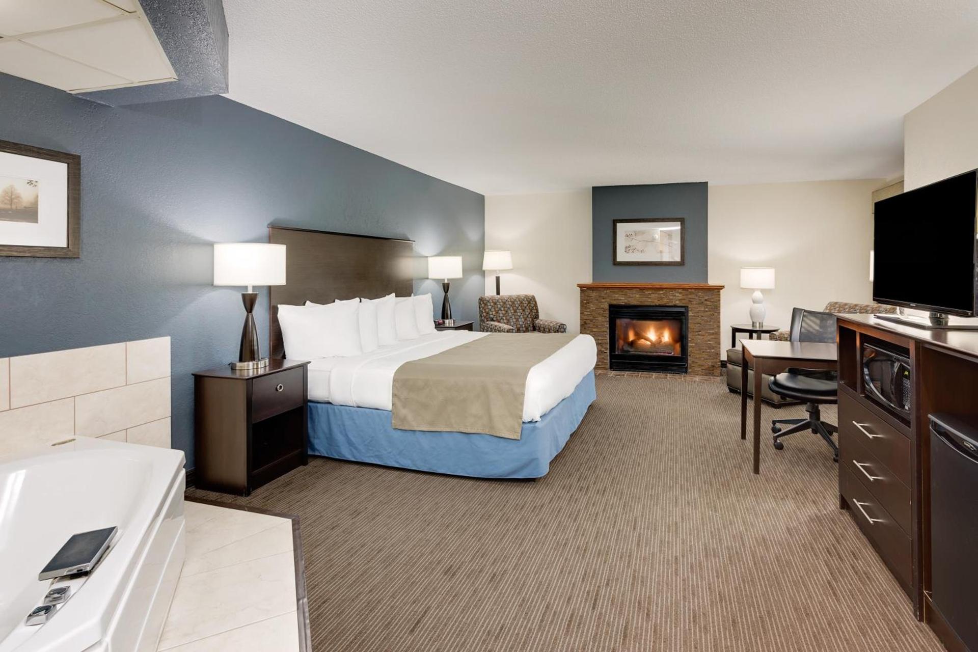 Baymont by Wyndham Owatonna photo 89