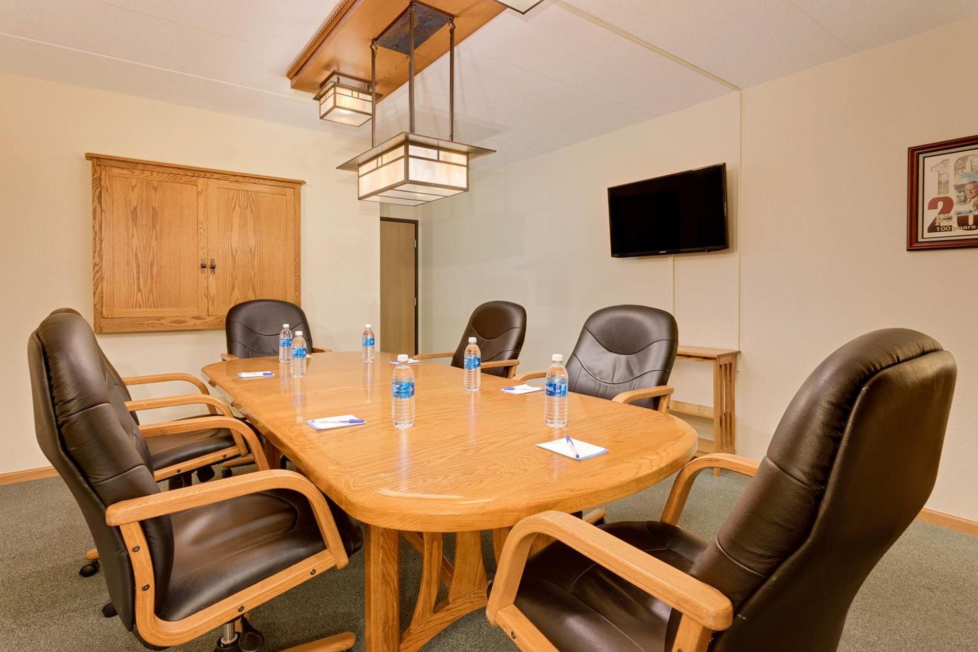 Baymont by Wyndham Owatonna photo 92