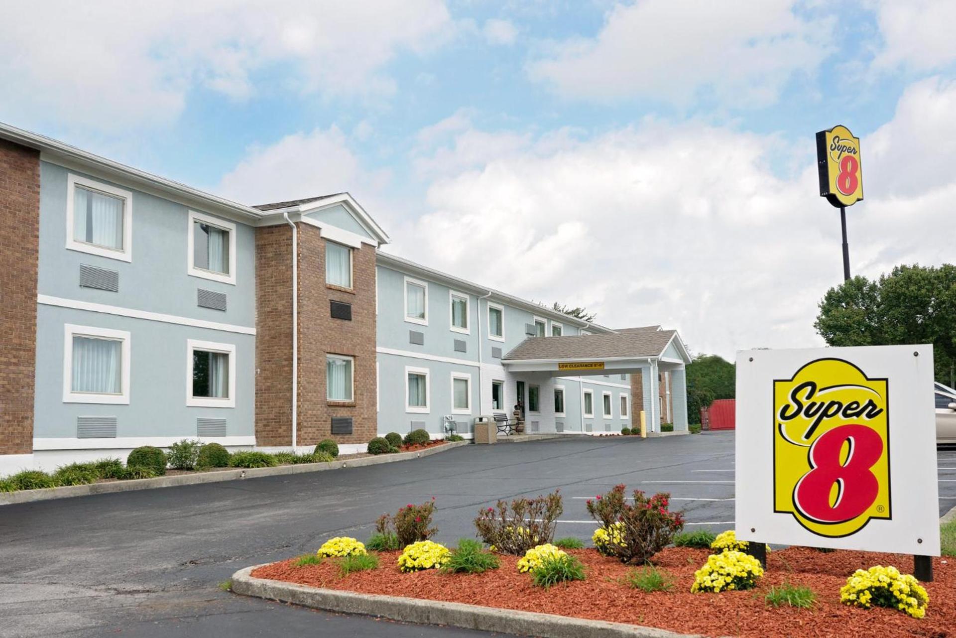 Super 8 by Wyndham Lexington Hamburg Area photo 40