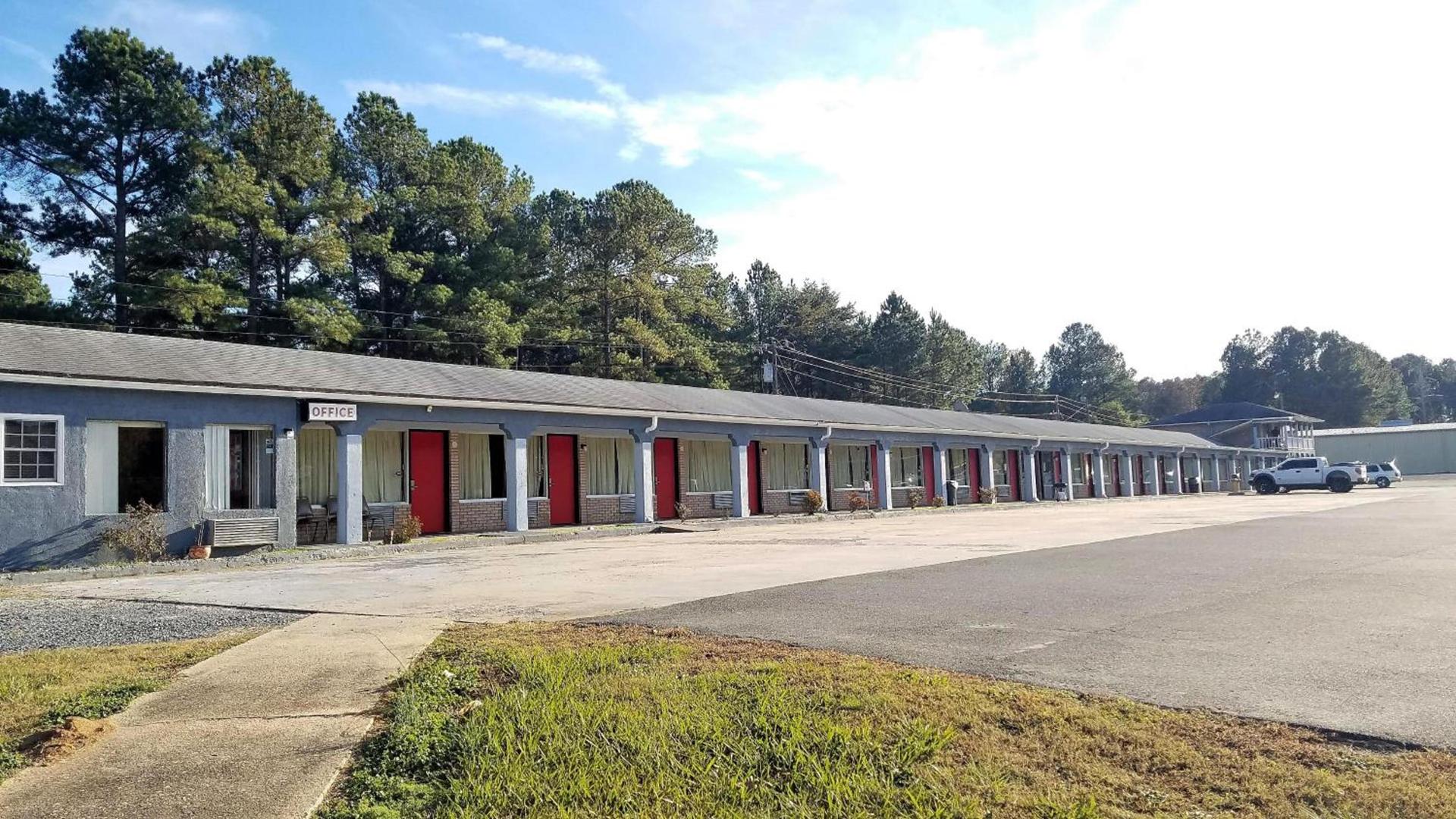 Roadway Inn Troy photo 27