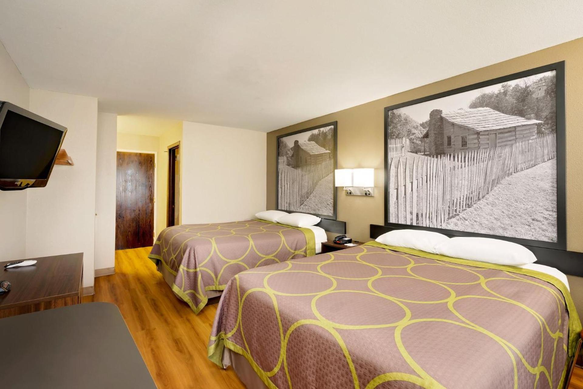 Super 8 by Wyndham Lexington Hamburg Area photo 33