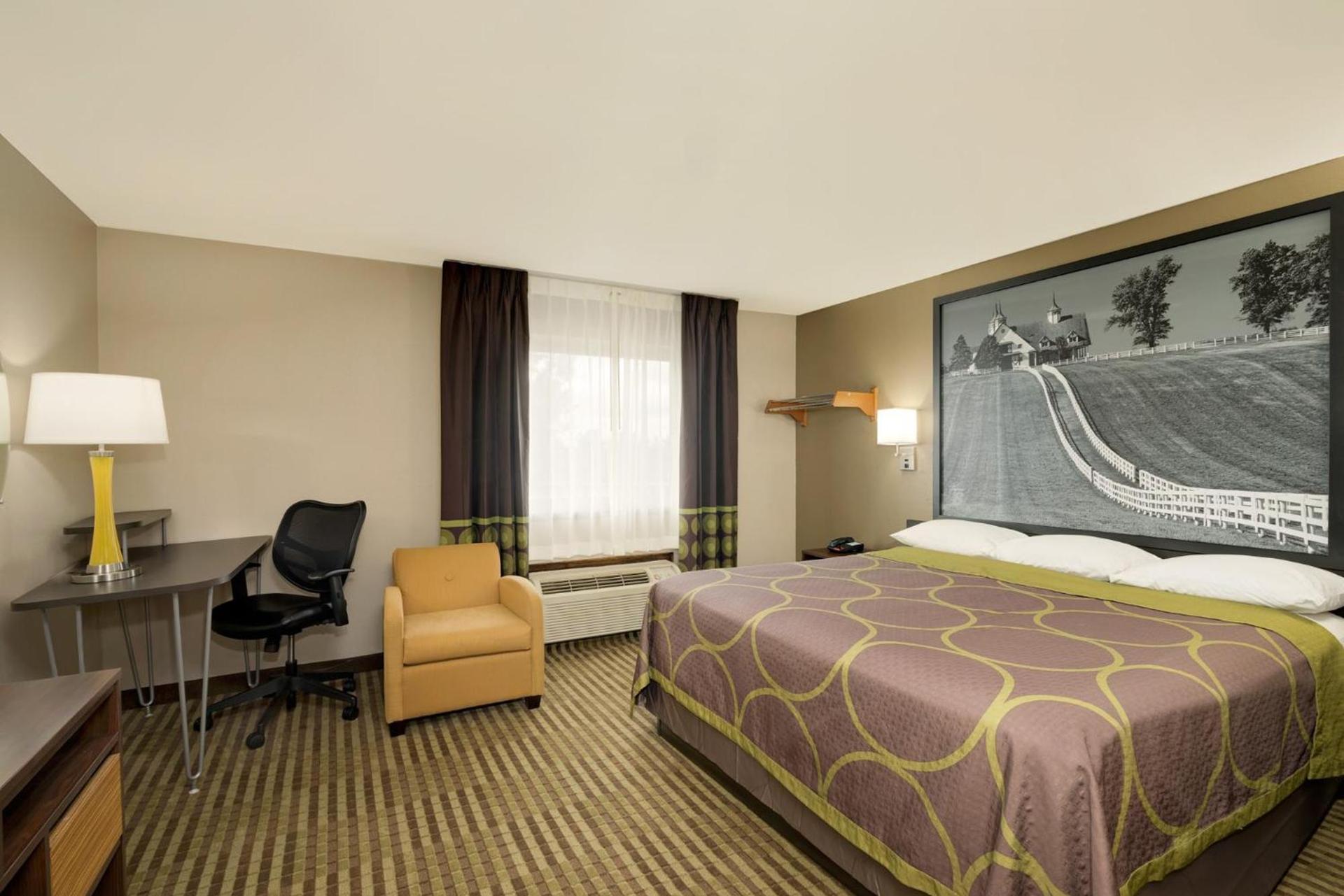 Super 8 by Wyndham Lexington Hamburg Area photo 32