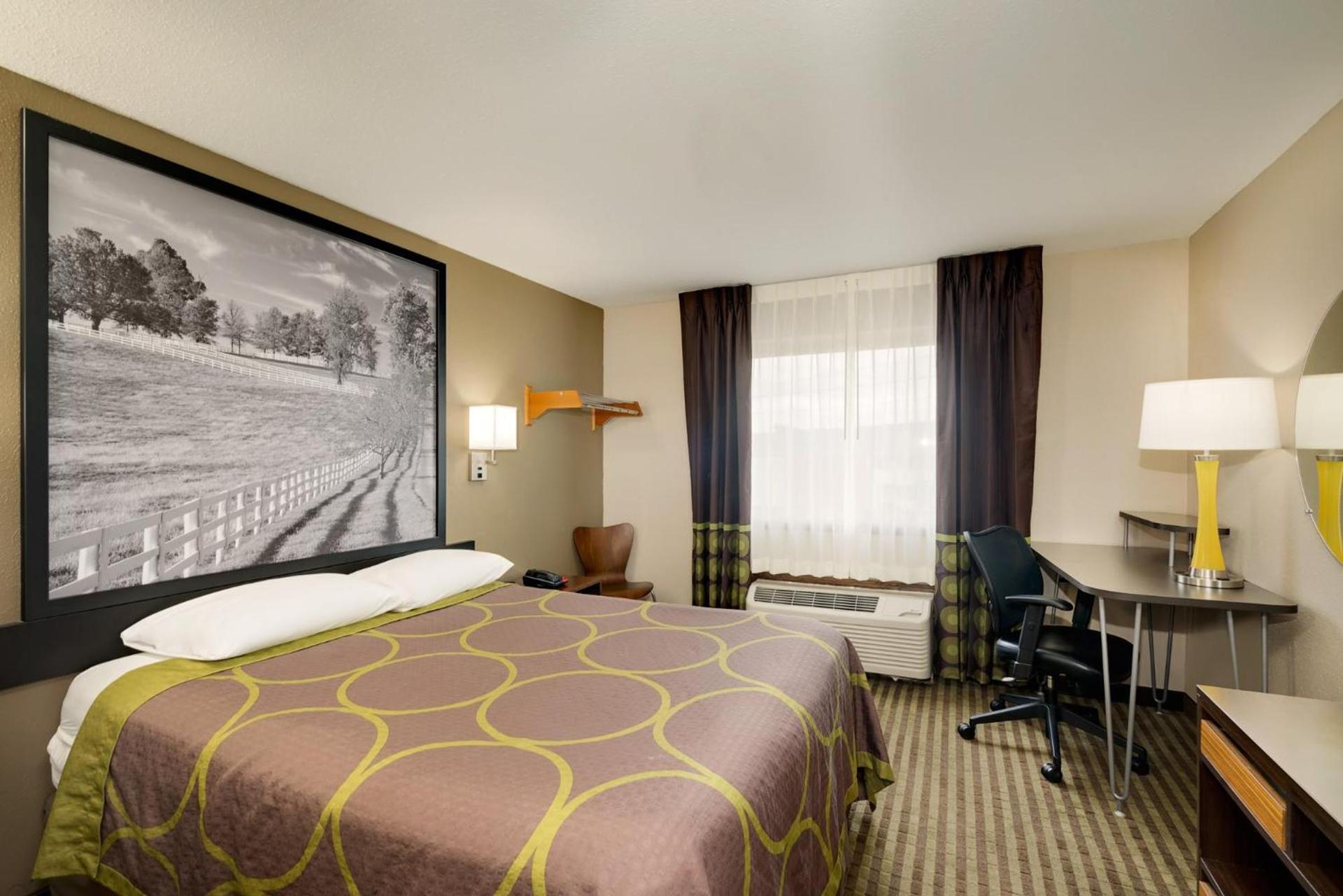 Super 8 by Wyndham Lexington Hamburg Area photo 30