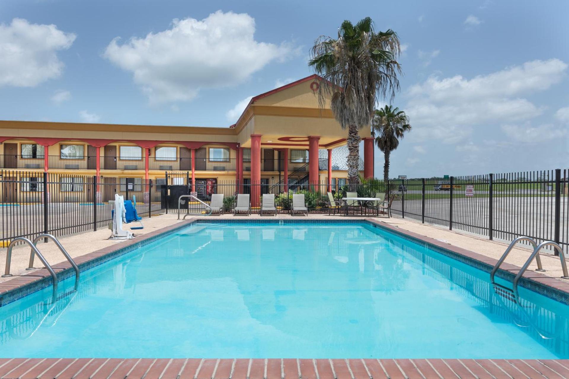 Studio 6 Opelousas, LA photo 7