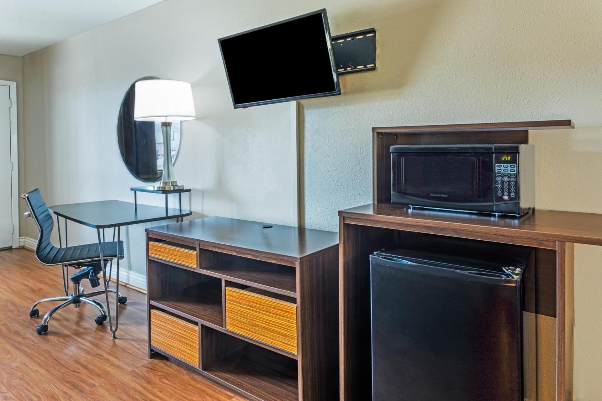 Studio 6 Opelousas, LA photo 16