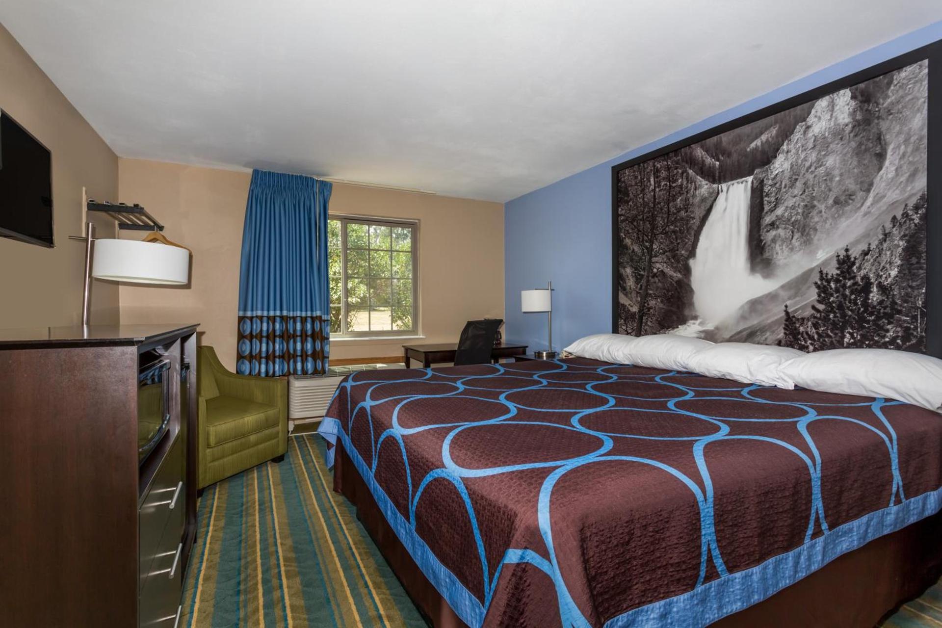 Super 8 by Wyndham Douglas photo 30