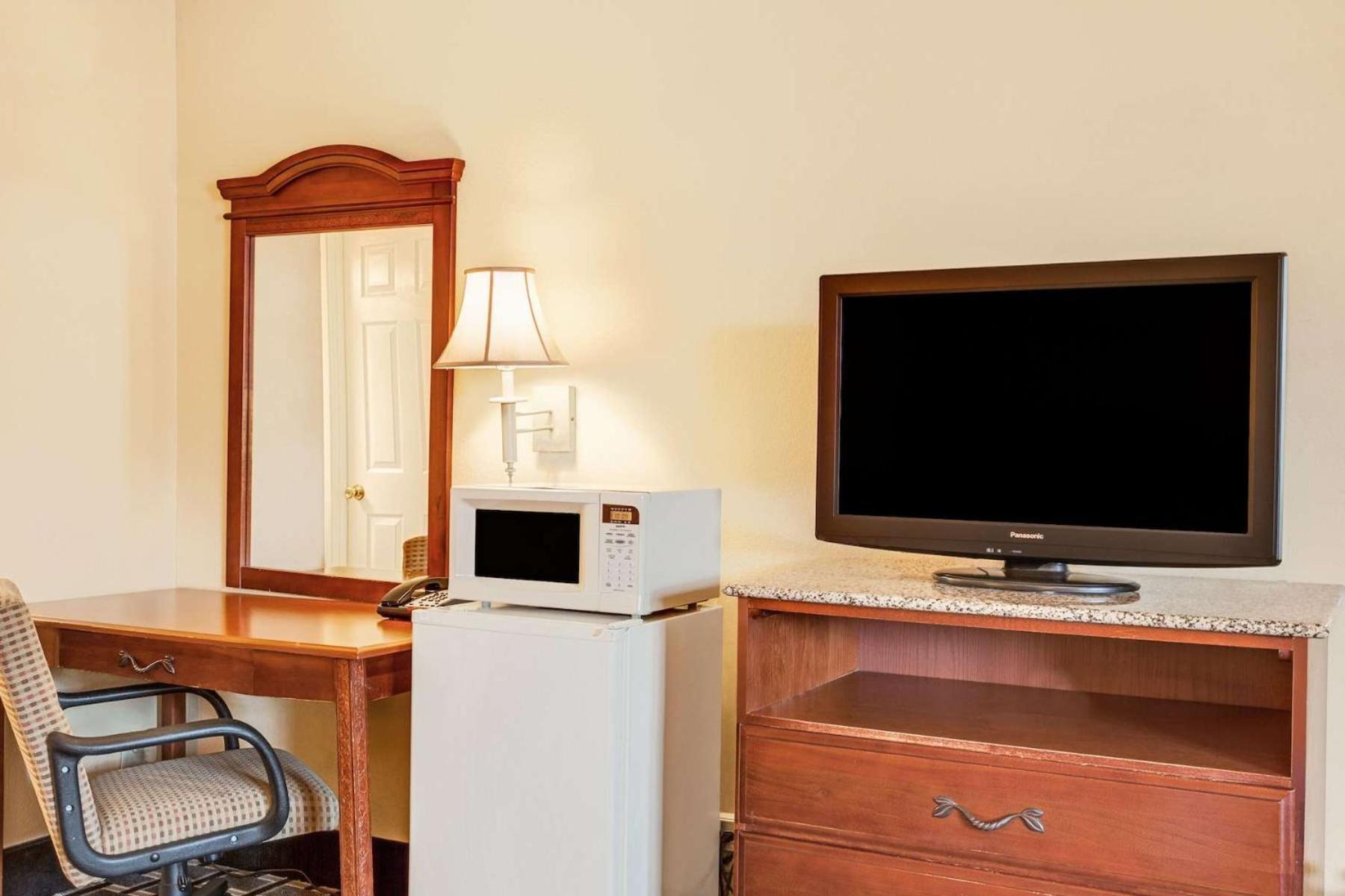 Knights Inn Mount Laurel photo 8
