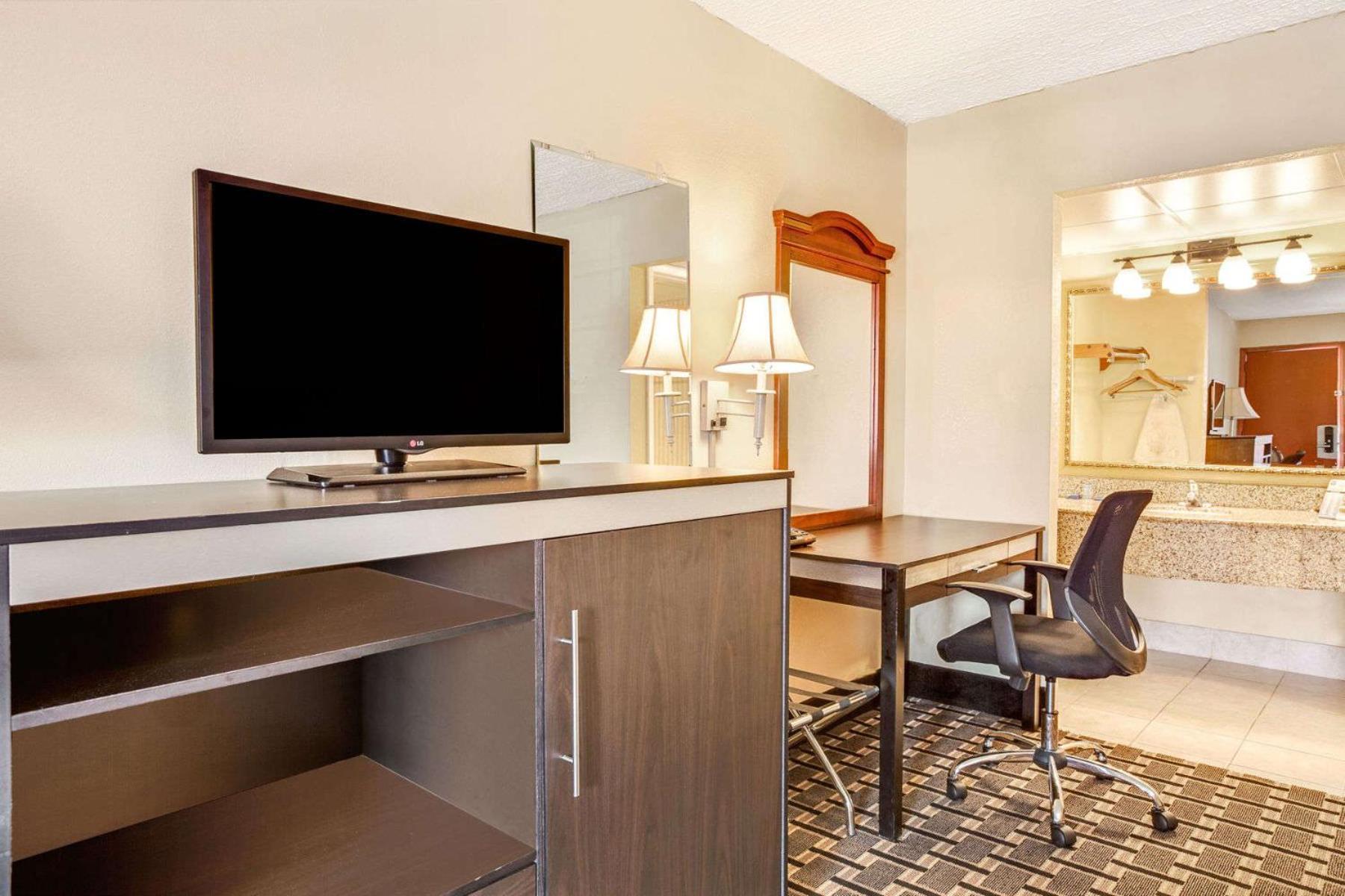 Knights Inn Mount Laurel photo 11