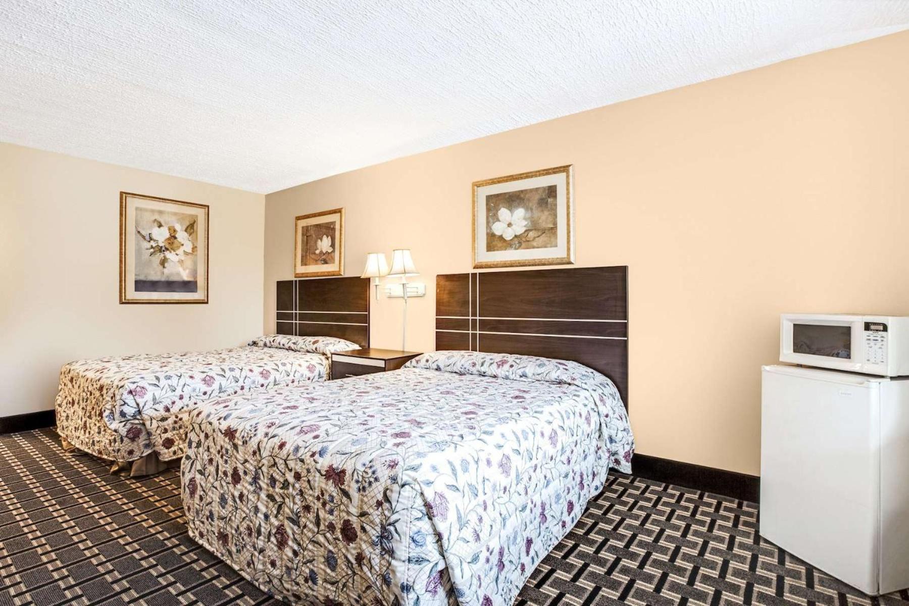 Knights Inn Mount Laurel photo 13
