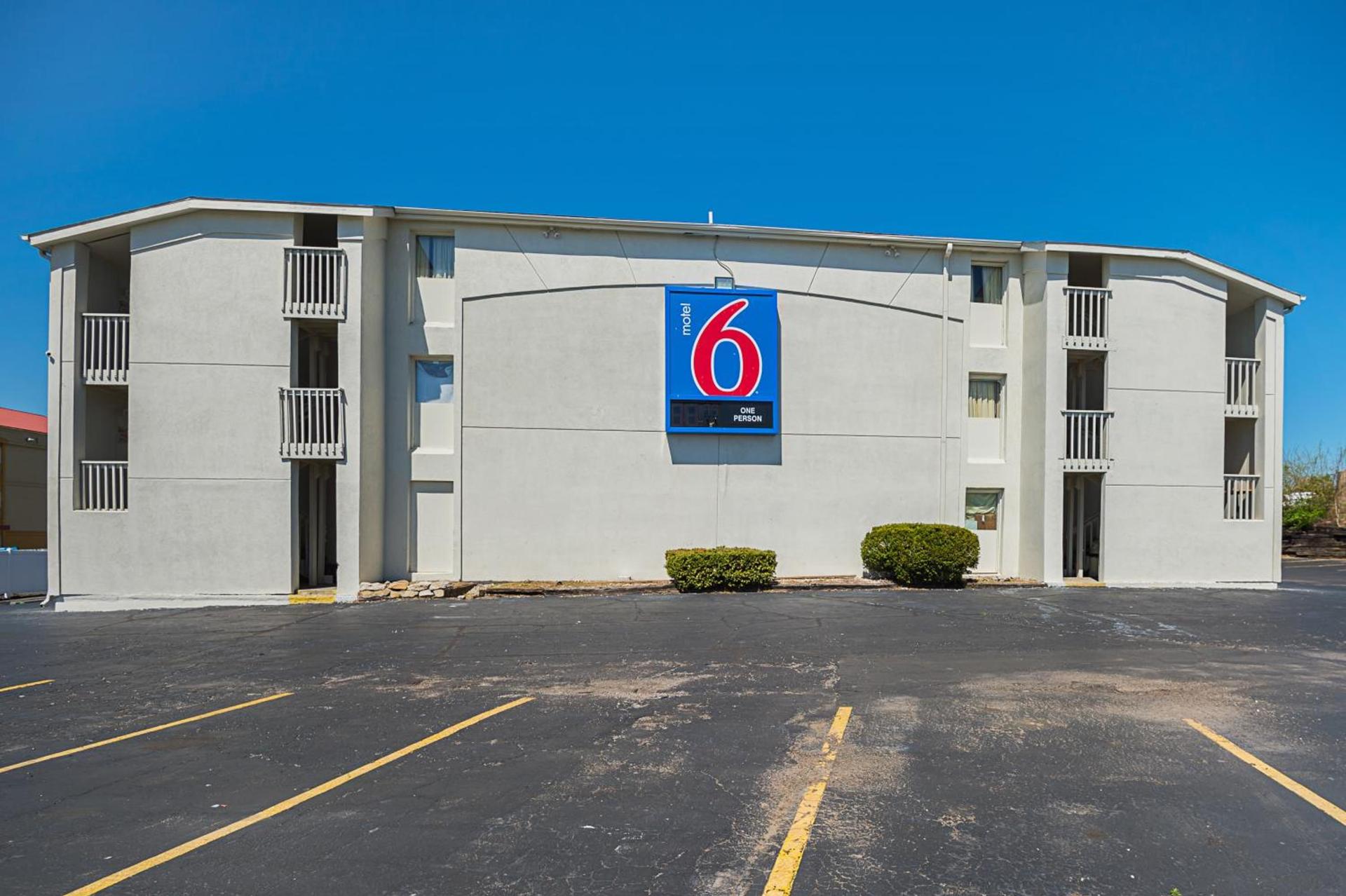 Motel 6-Blue Springs, MO photo 31