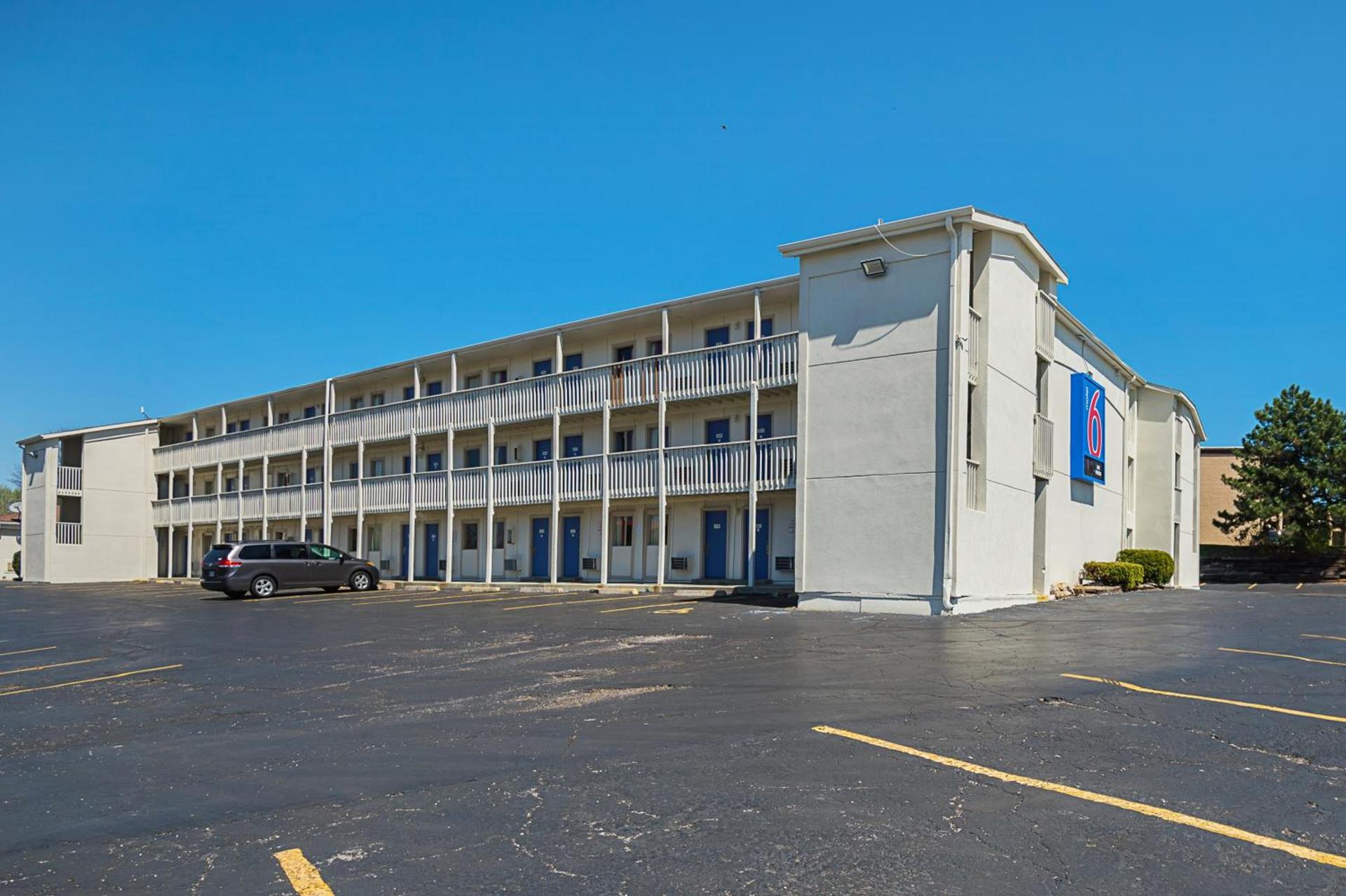 Motel 6-Blue Springs, MO photo 32