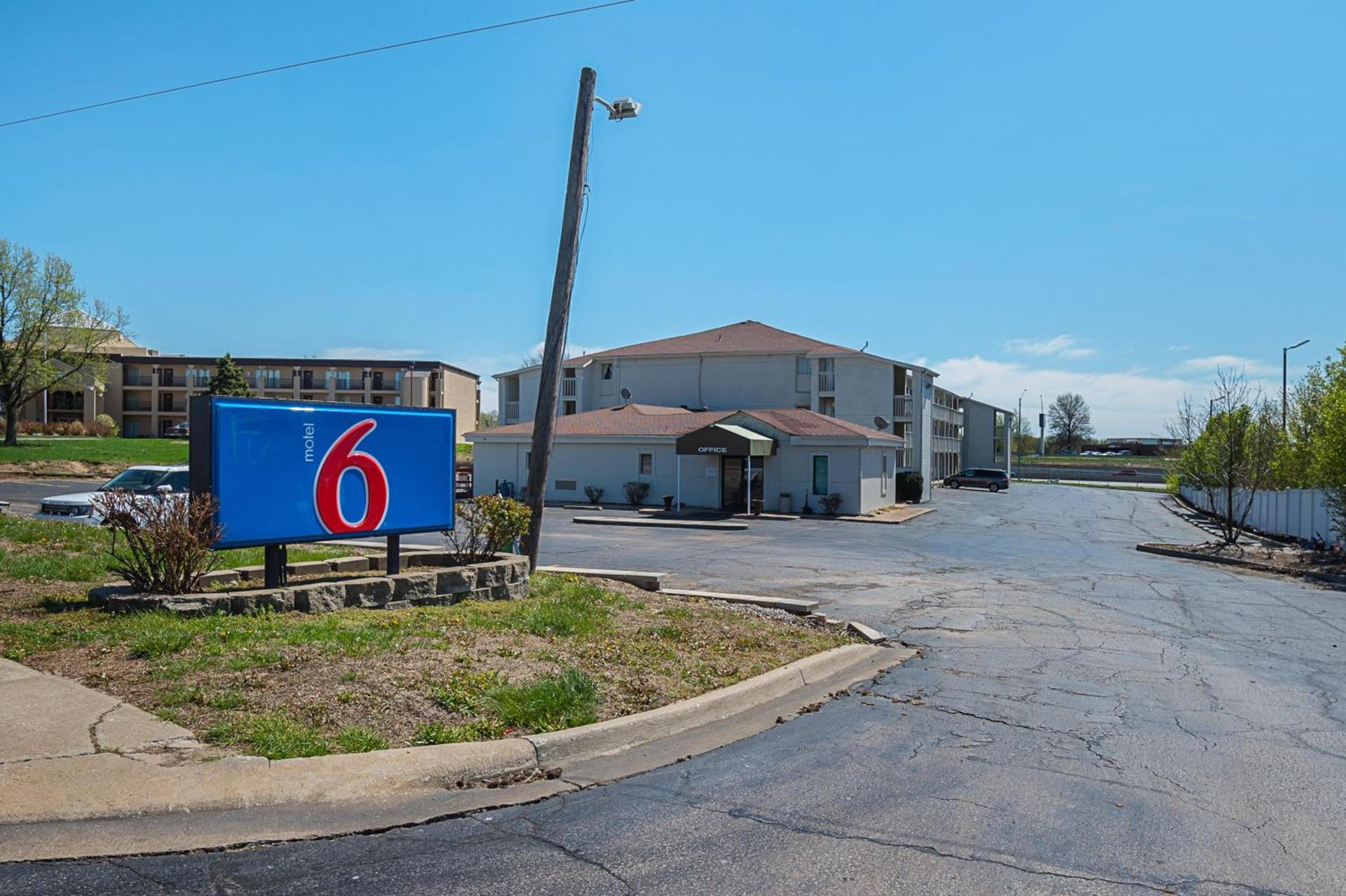 Motel 6-Blue Springs, MO photo 39