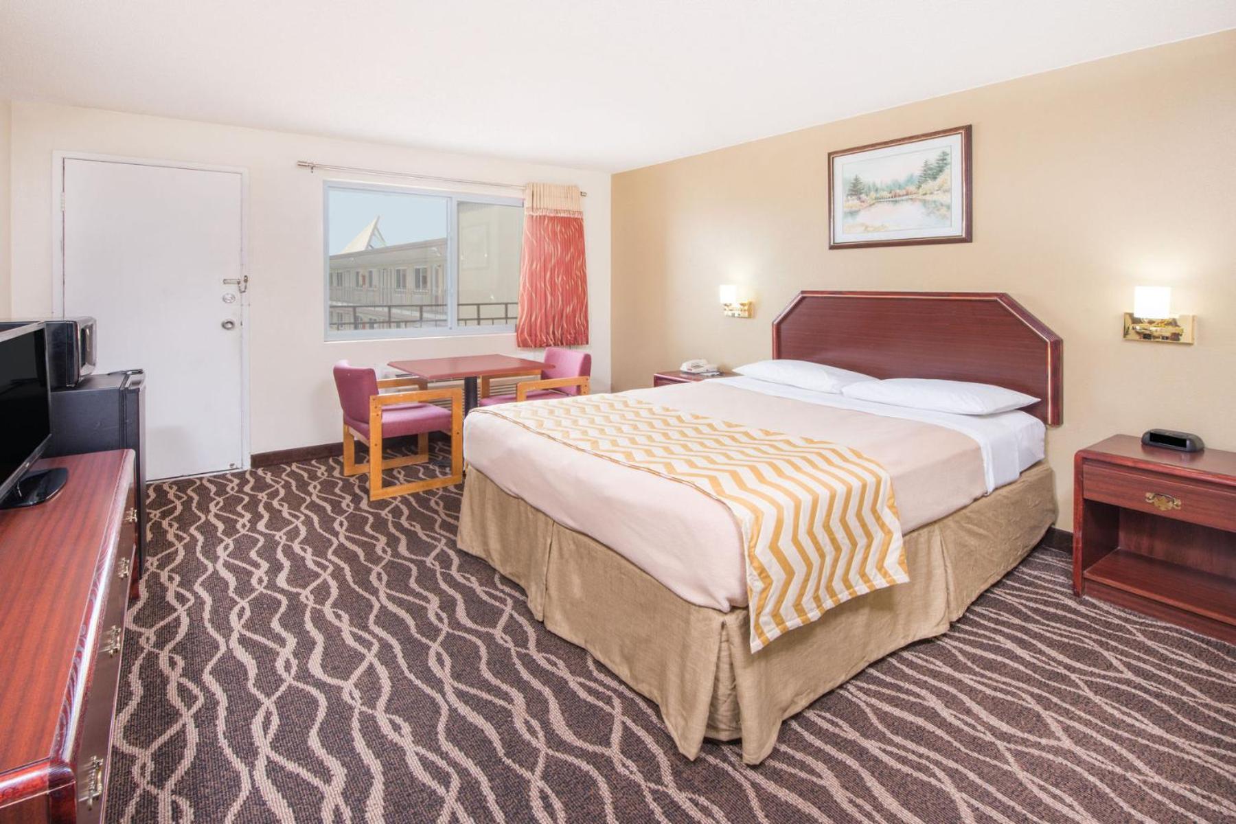 Travelodge by Wyndham Terre Haute photo 18