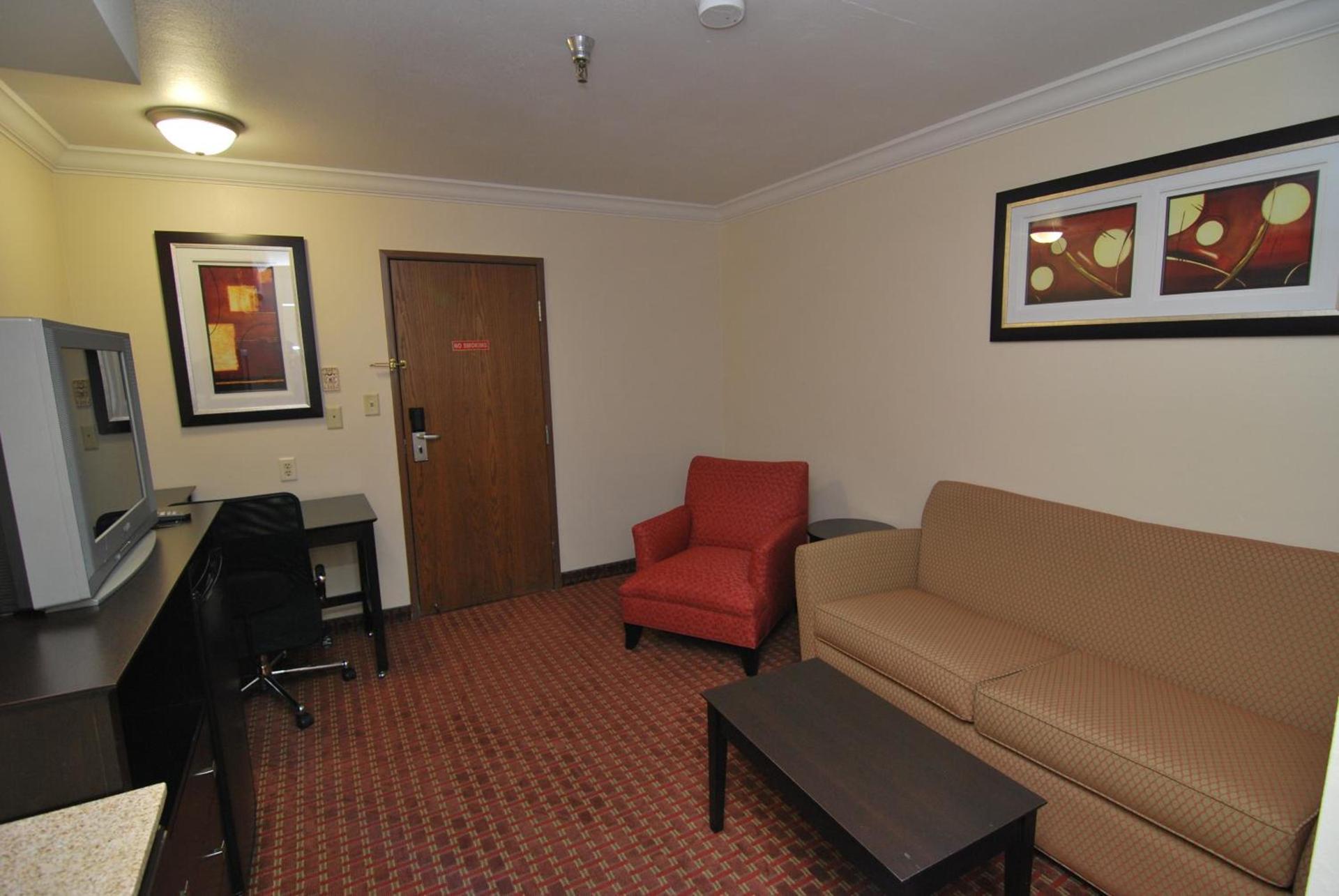AmericInn by Wyndham Johnston Des Moines photo 25