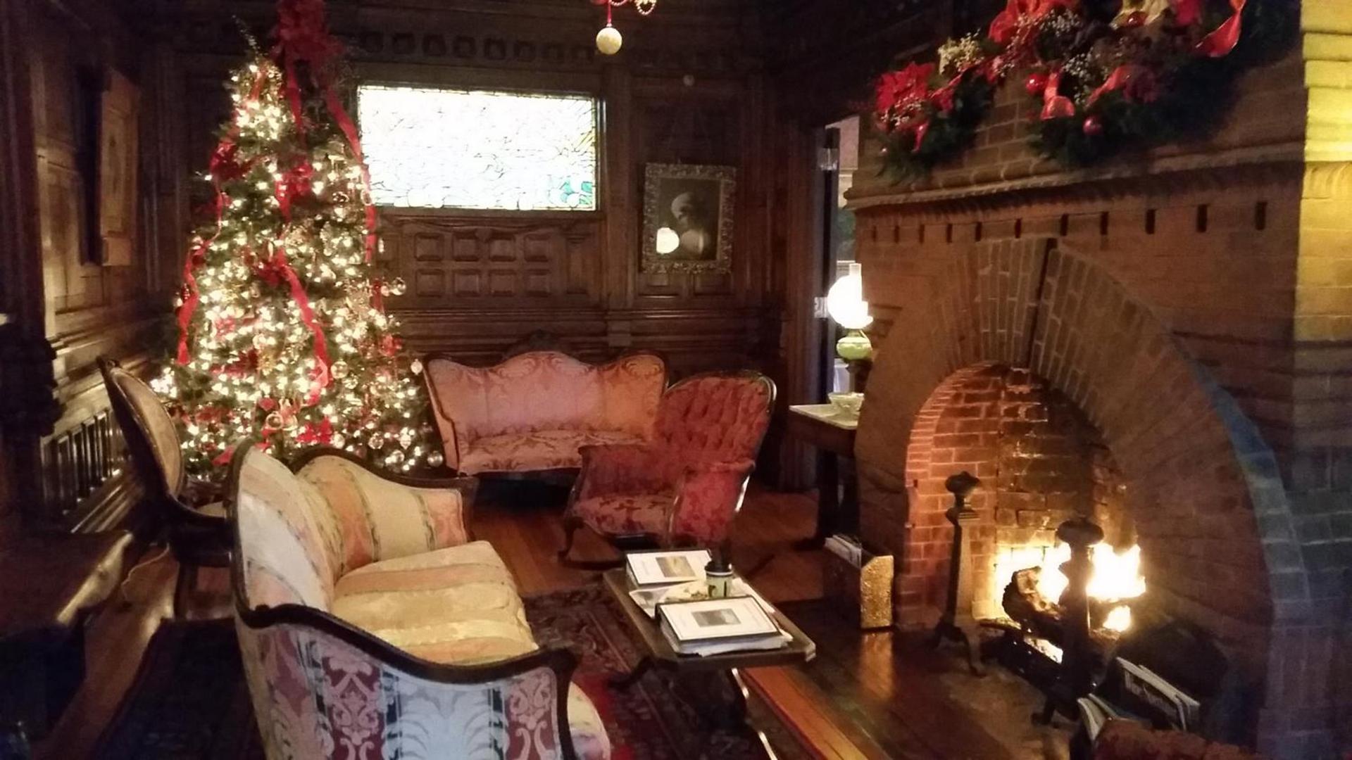 Cedar Crest Inn photo 34